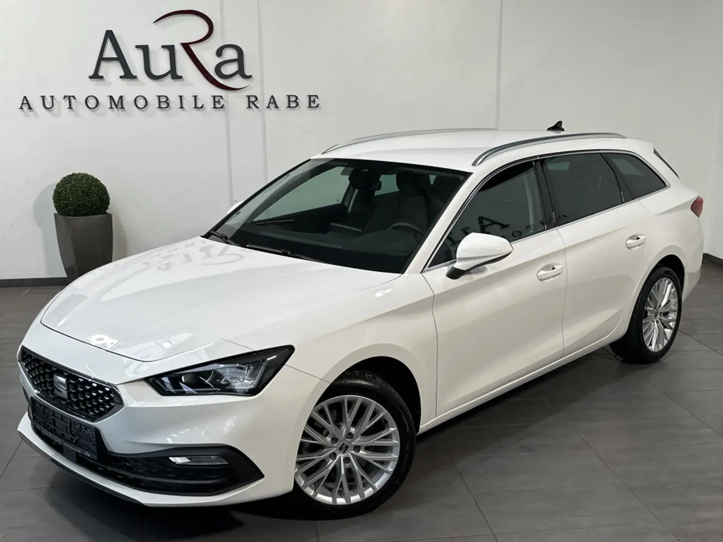 SEAT Leon SpT 2.0 TDI DSG Xcellence NAV+LED+AHK+VCOCK White - 2