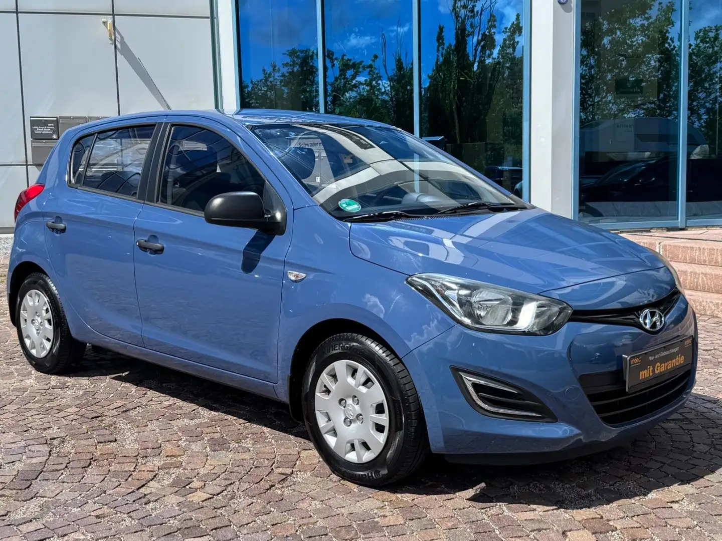 Hyundai i20 Trend 1.2 Benzin 63 Kw Klima 1 Hand Blau - 1