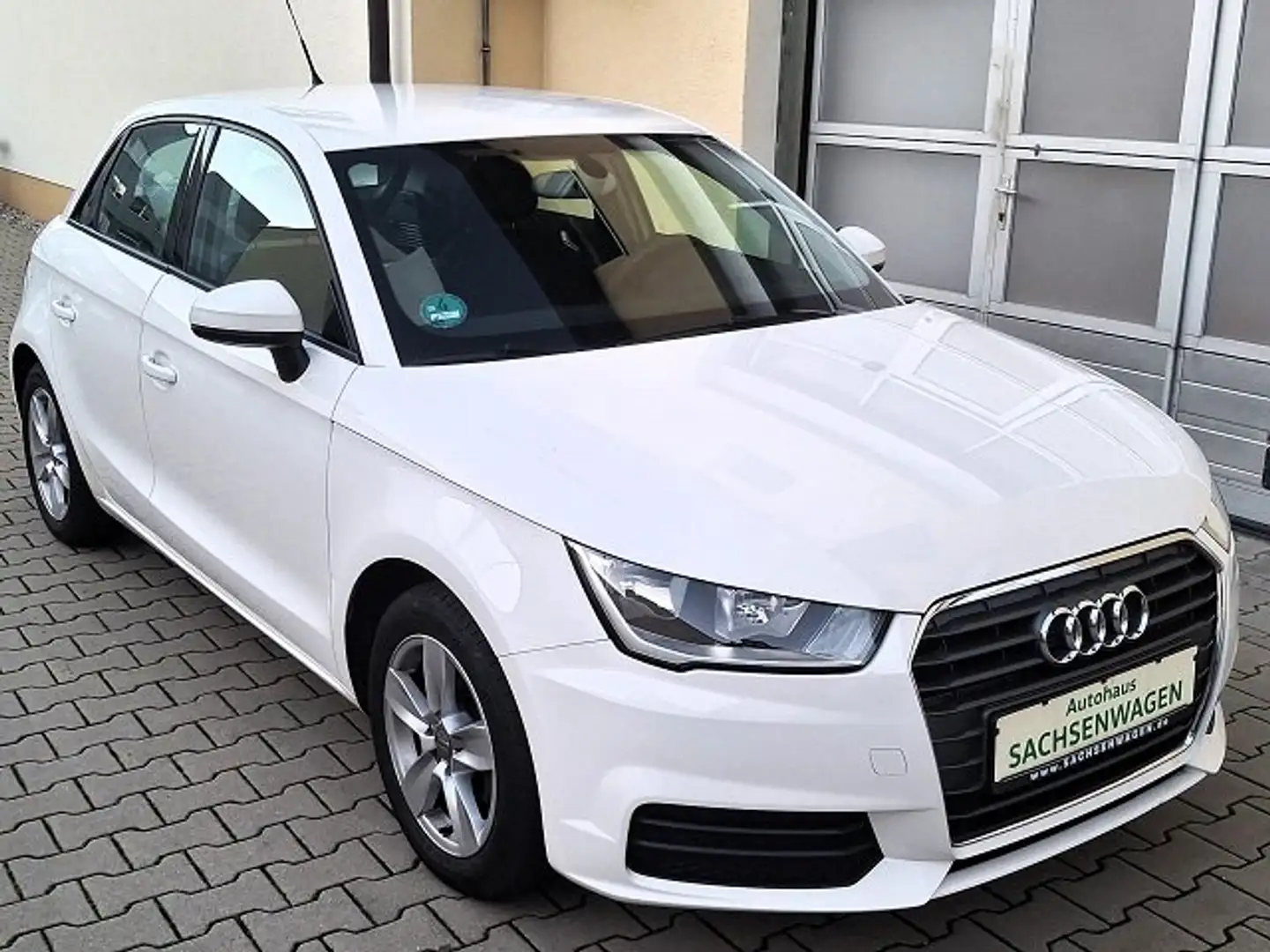 Audi A1 Sportback*StandHzg*8fach ALU*PDC*KLIMAUT*DynamikFW Weiß - 2