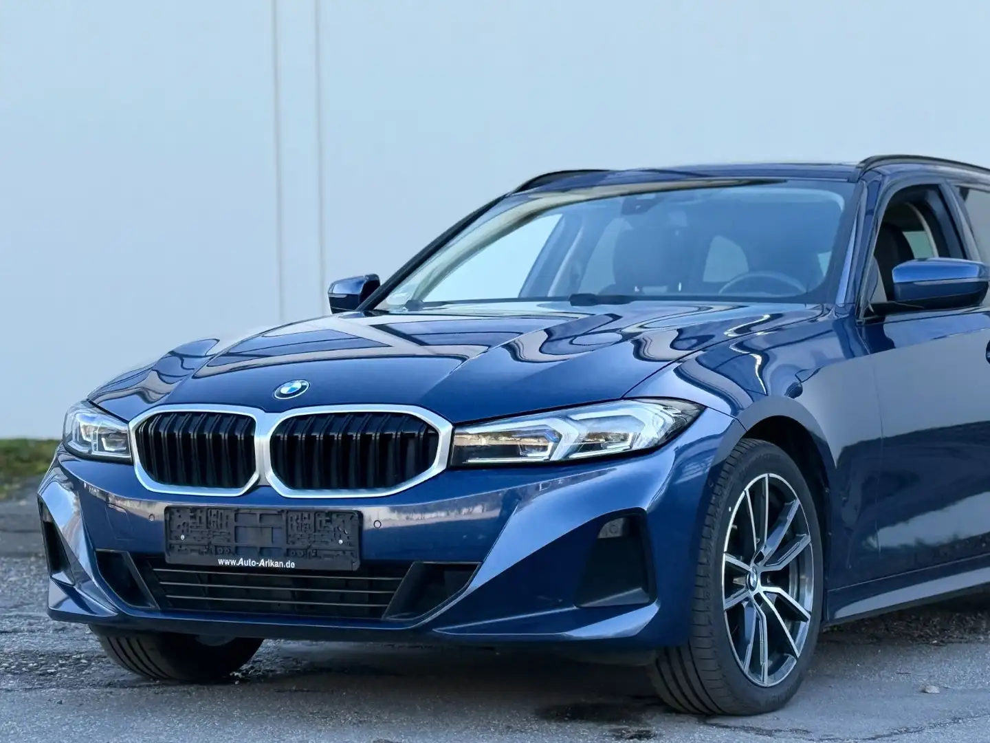 BMW 318 d Whitescreen/Neues Model/Standheizung/Pano Blau - 1