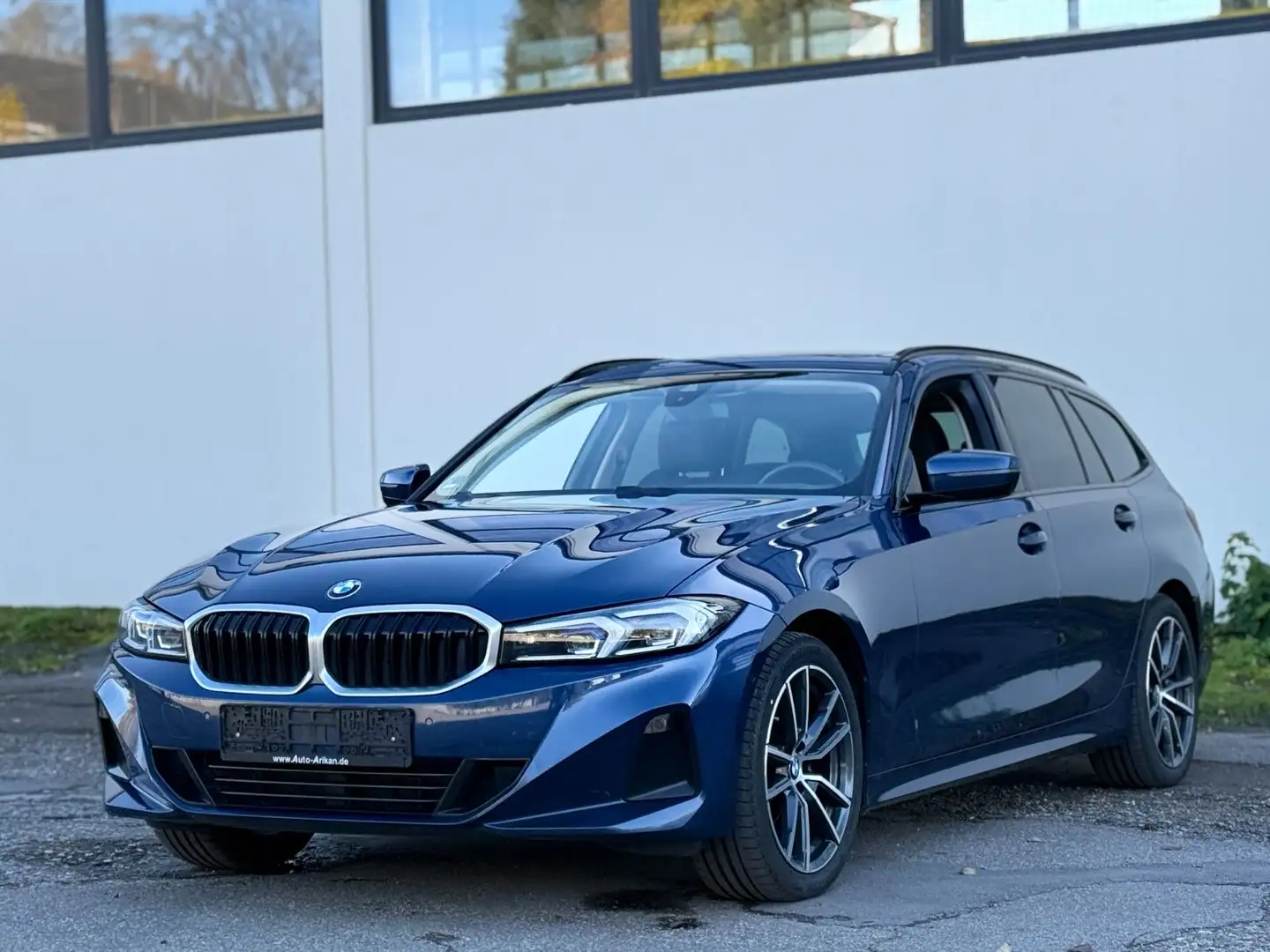 BMW 318 d Whitescreen/Neues Model/Standheizung/Pano Blau - 2