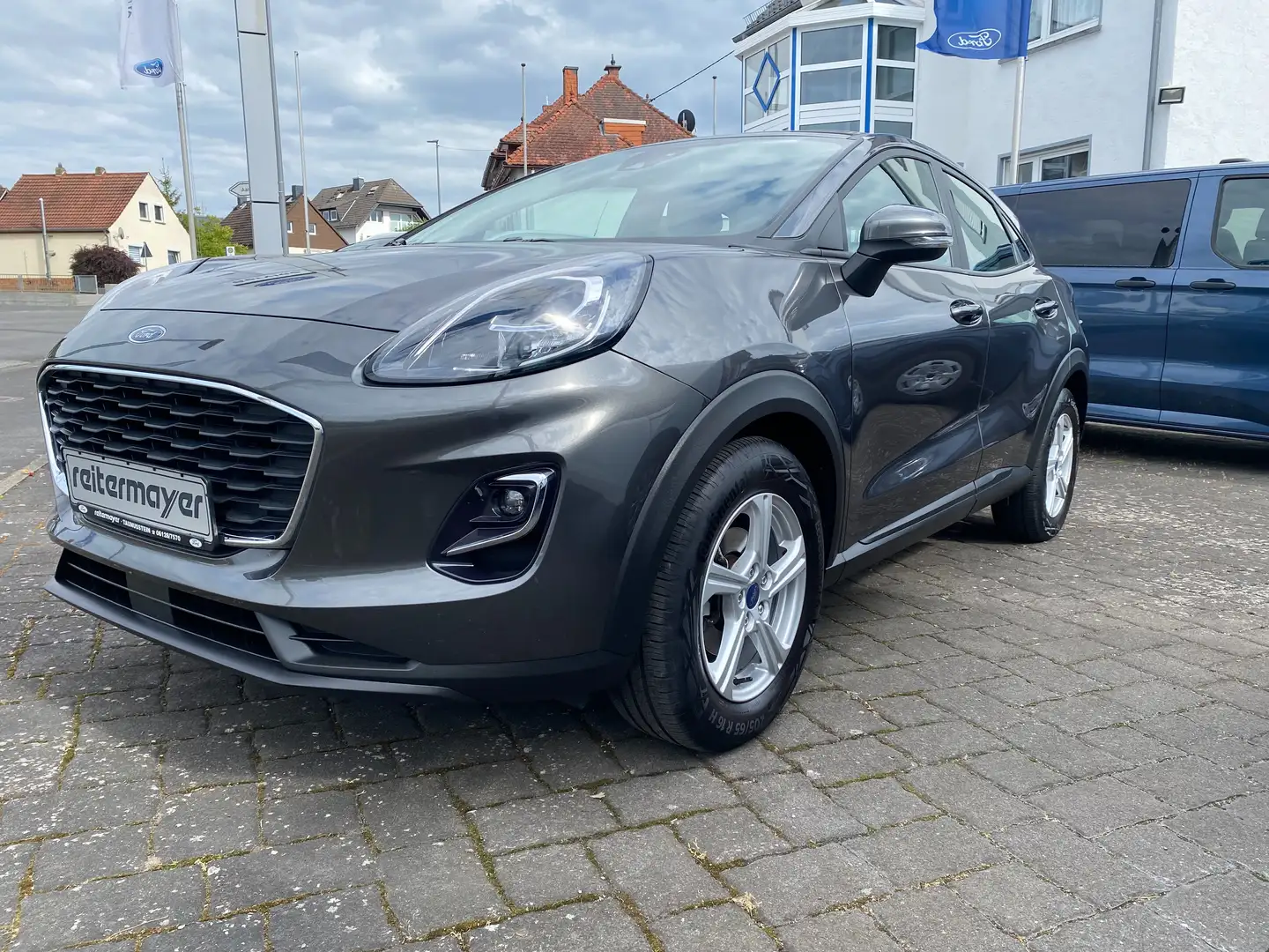 Ford Puma Cool & Connect Grau - 2