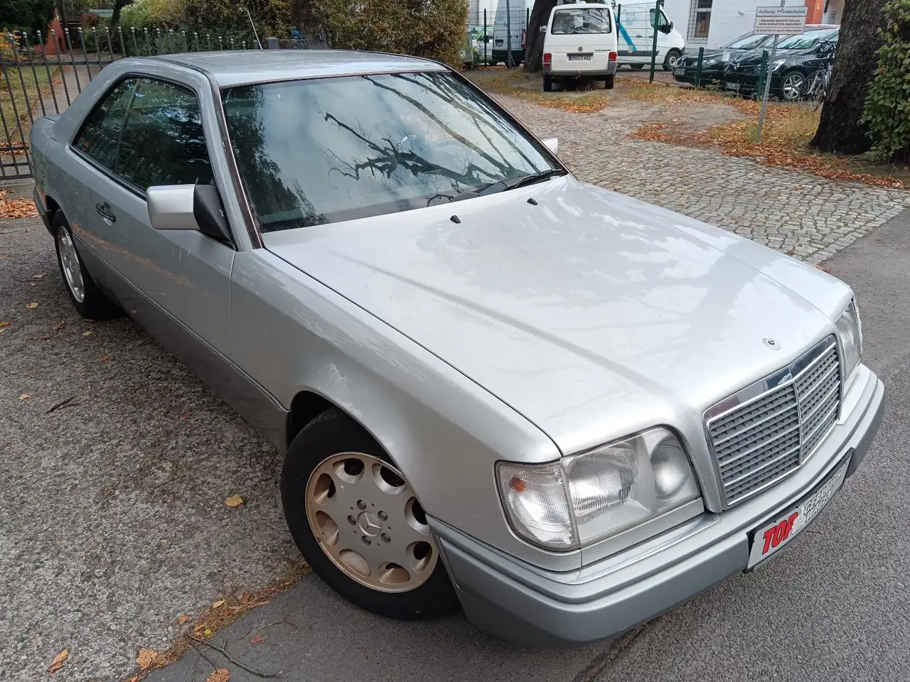 Mercedes-Benz 320, foto 1