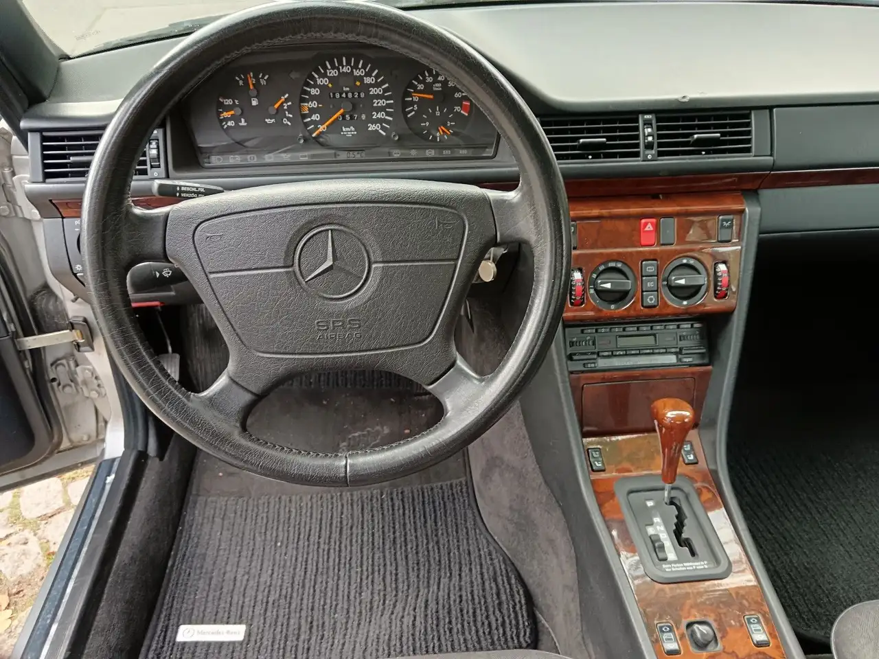Mercedes-Benz 320, foto 8