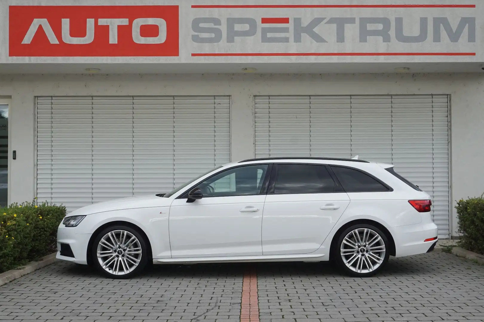 Audi A4 Avant 3,0 TDI quattro S-tronic S line | € 145 mtl Weiß - 2