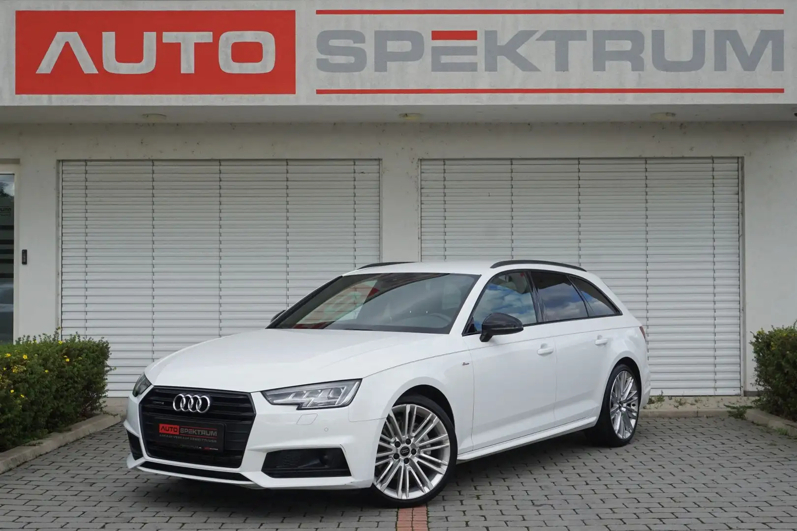 Audi A4 Avant 3,0 TDI quattro S-tronic S line | € 145 mtl Weiß - 1