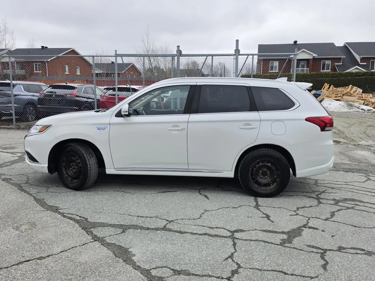 Mitsubishi Outlander снимка Mitsubishi Outlander