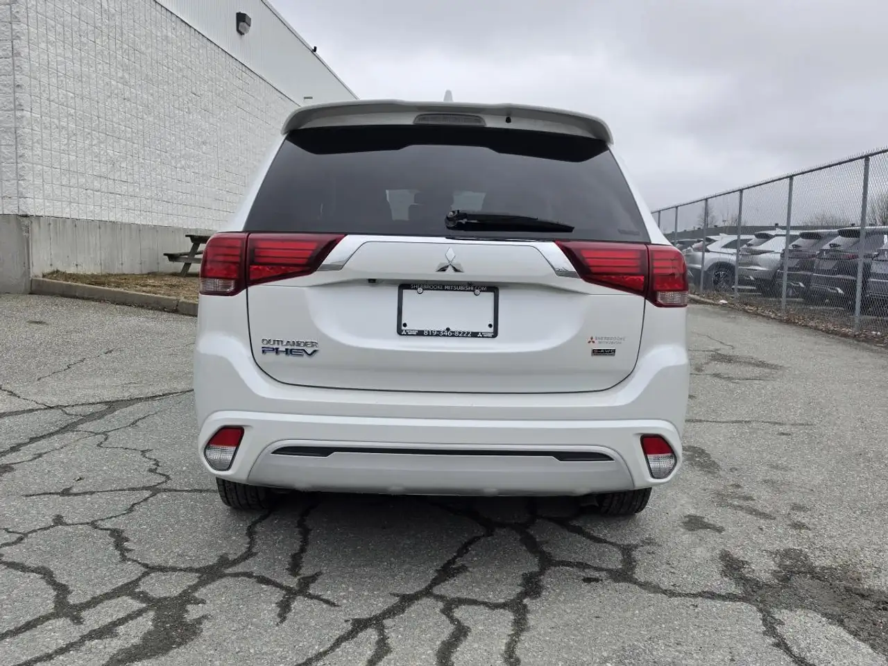Mitsubishi Outlander снимка Mitsubishi Outlander