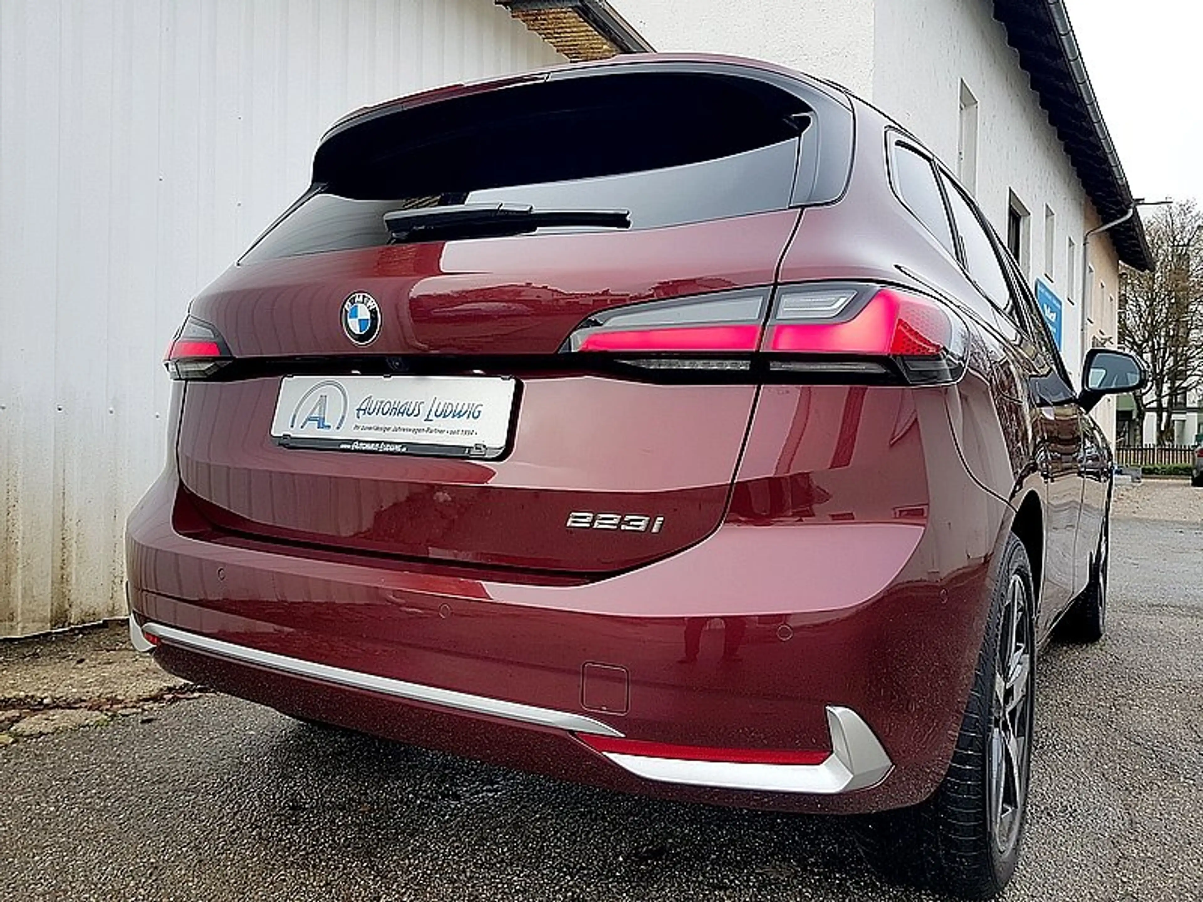 BMW 223 iA Active Tourer*Leder*HUD*DriveProf*AHK*360*Park+ — photo 12