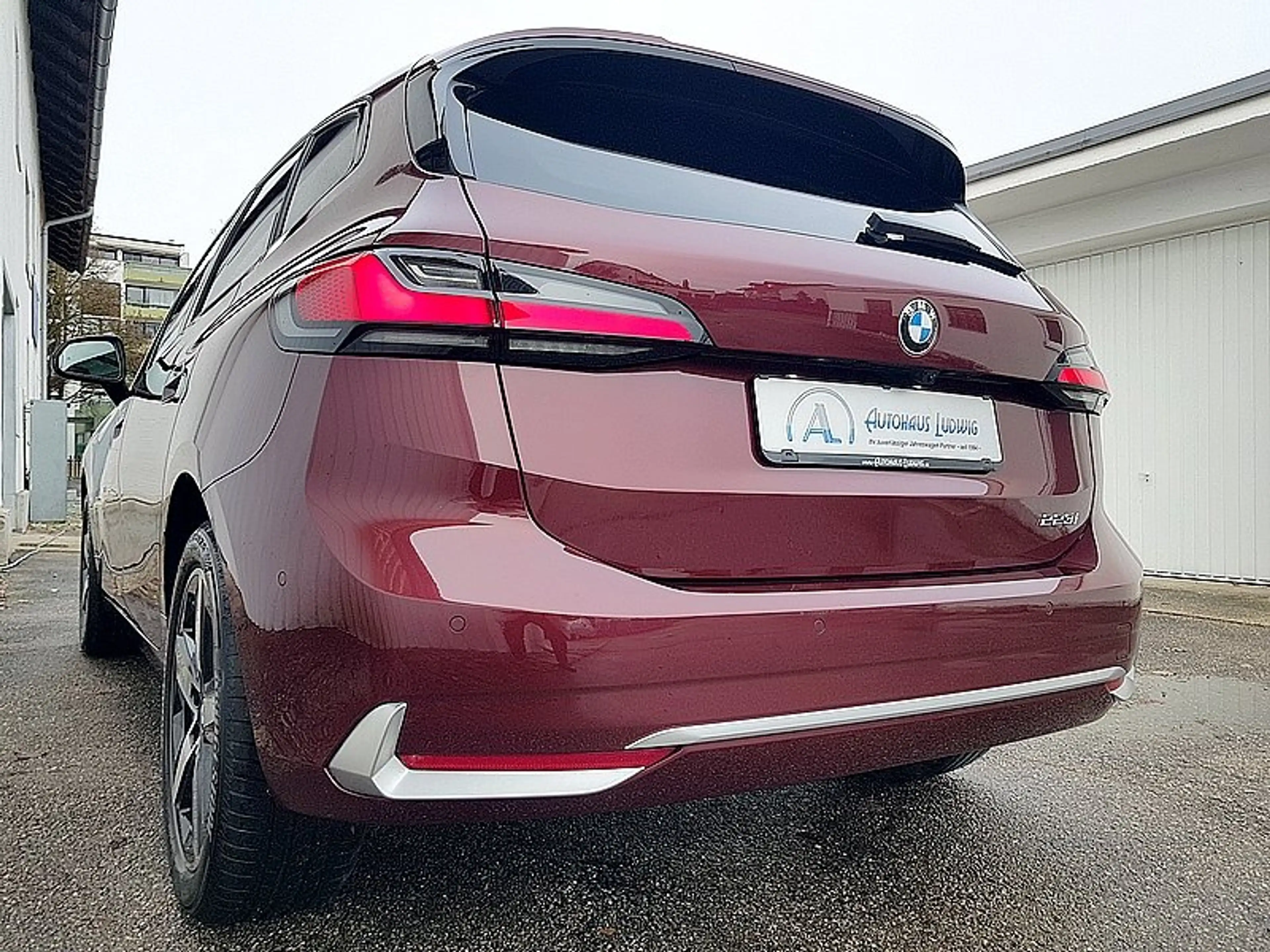 BMW 223 iA Active Tourer*Leder*HUD*DriveProf*AHK*360*Park+ — photo 10
