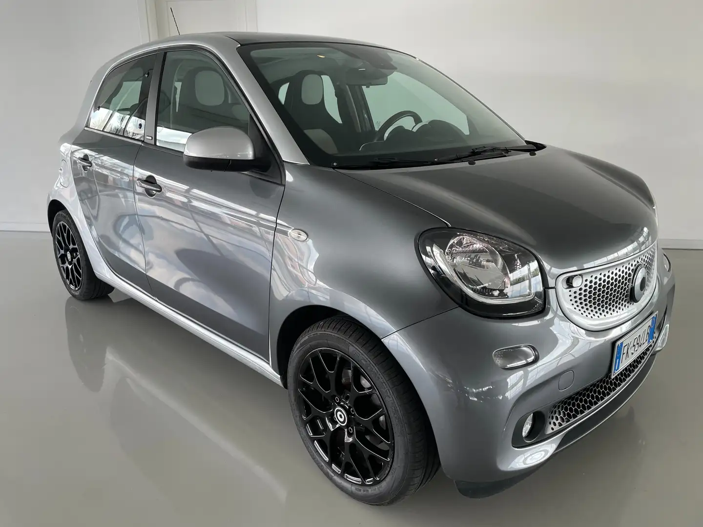 smart forFour Forfour 0.9 t Passion 90cv Grau - 2