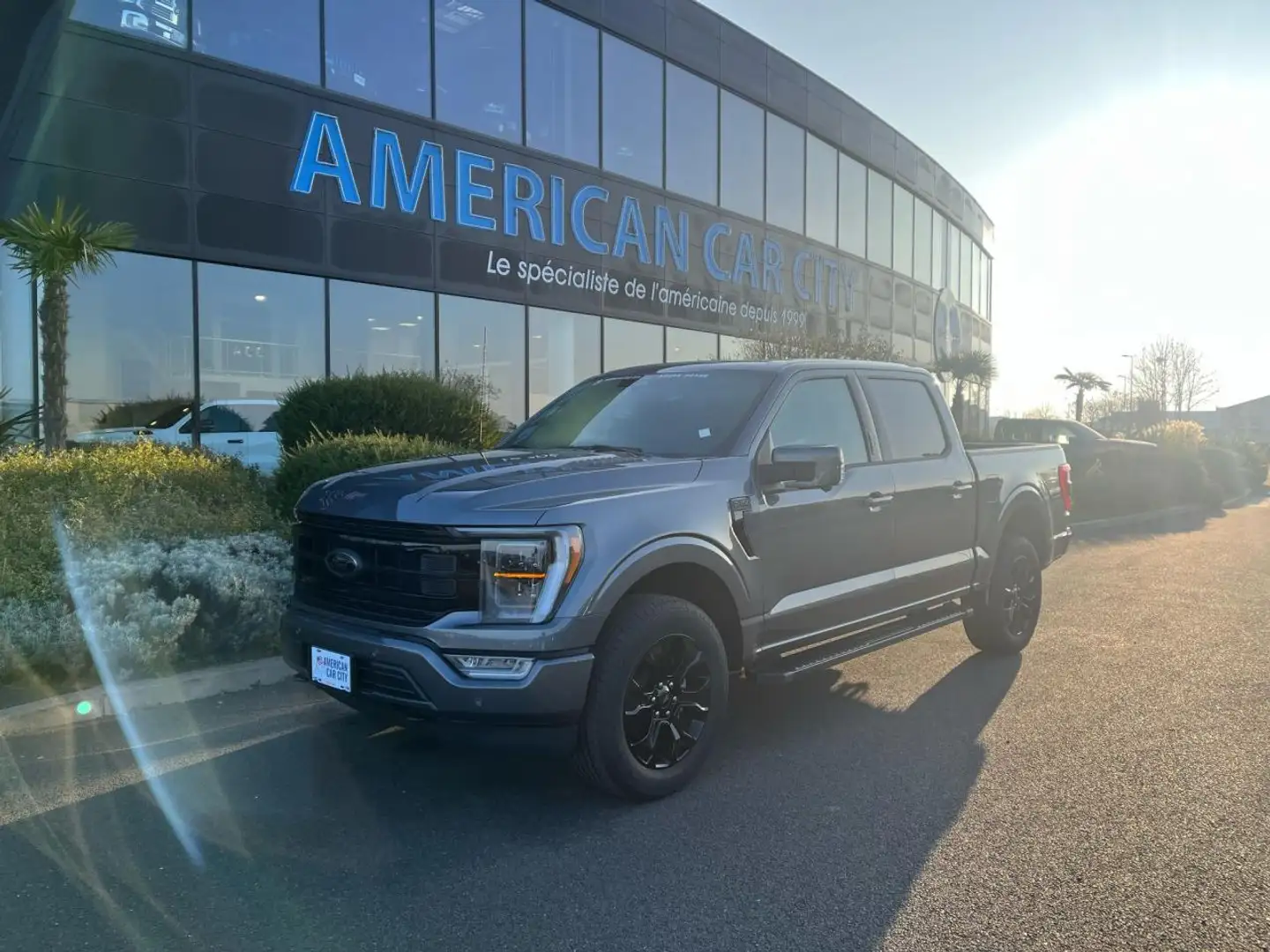 Ford F 150 Supercrew LARIAT Black Package V8 5.0L FLEXFUEL Gris - 1