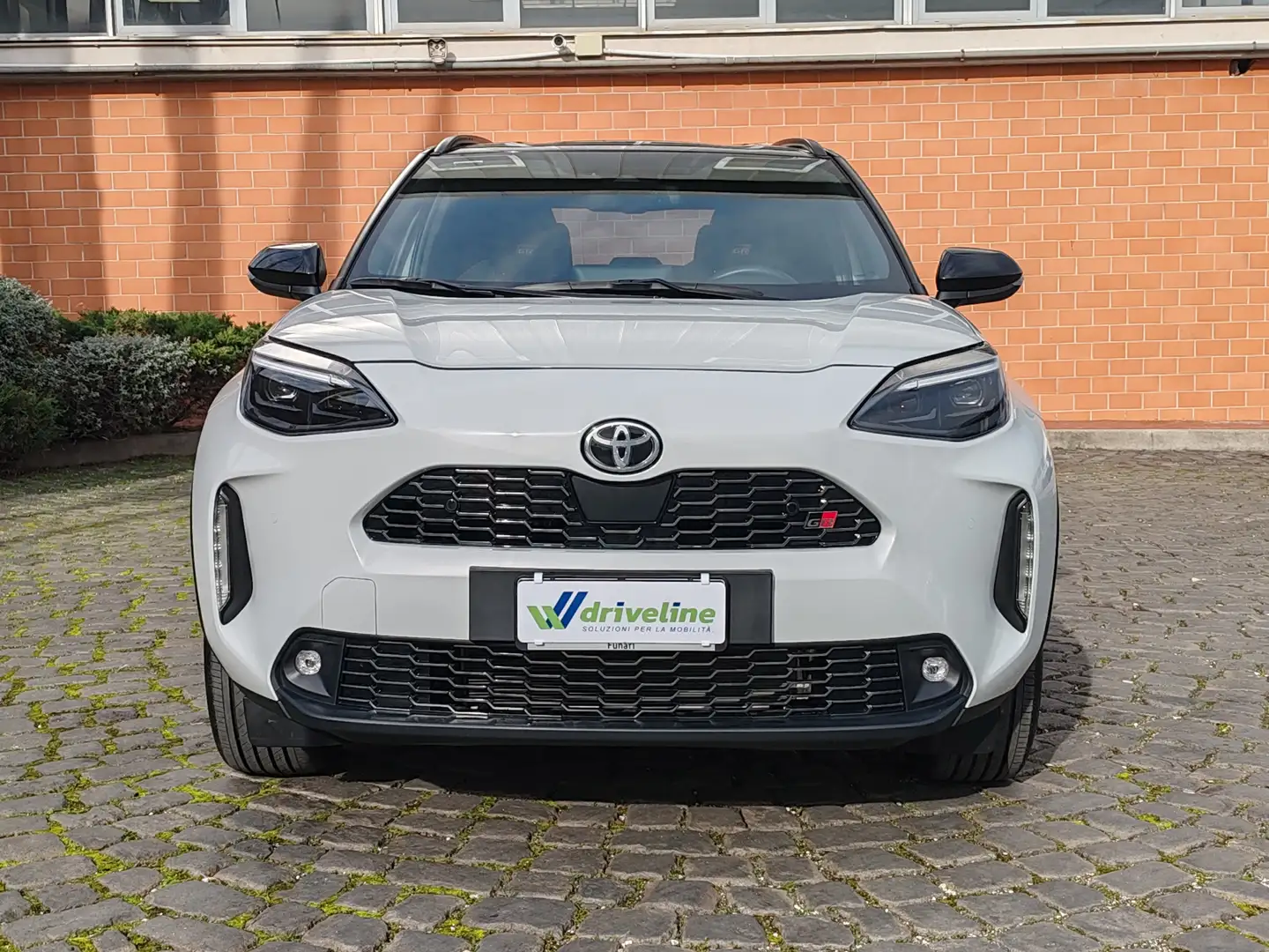 Toyota Yaris Cross Yaris Cross 1.5h GR Sport fwd 116cv e-cvt Белый - 1