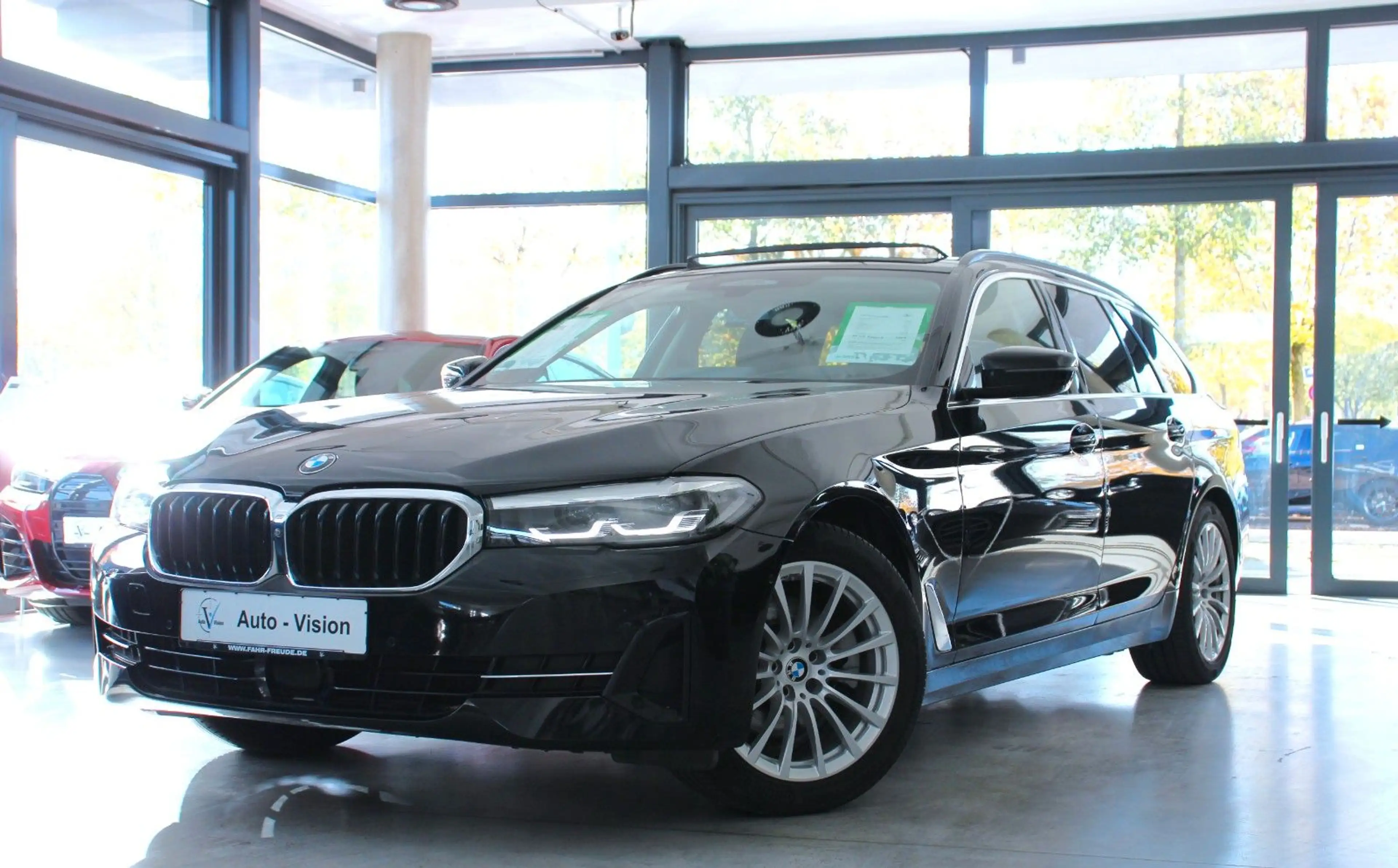 BMW 520 d xDrive (G31) *ACC*HUD*Panorama*LHZ*Sthz*LHZ