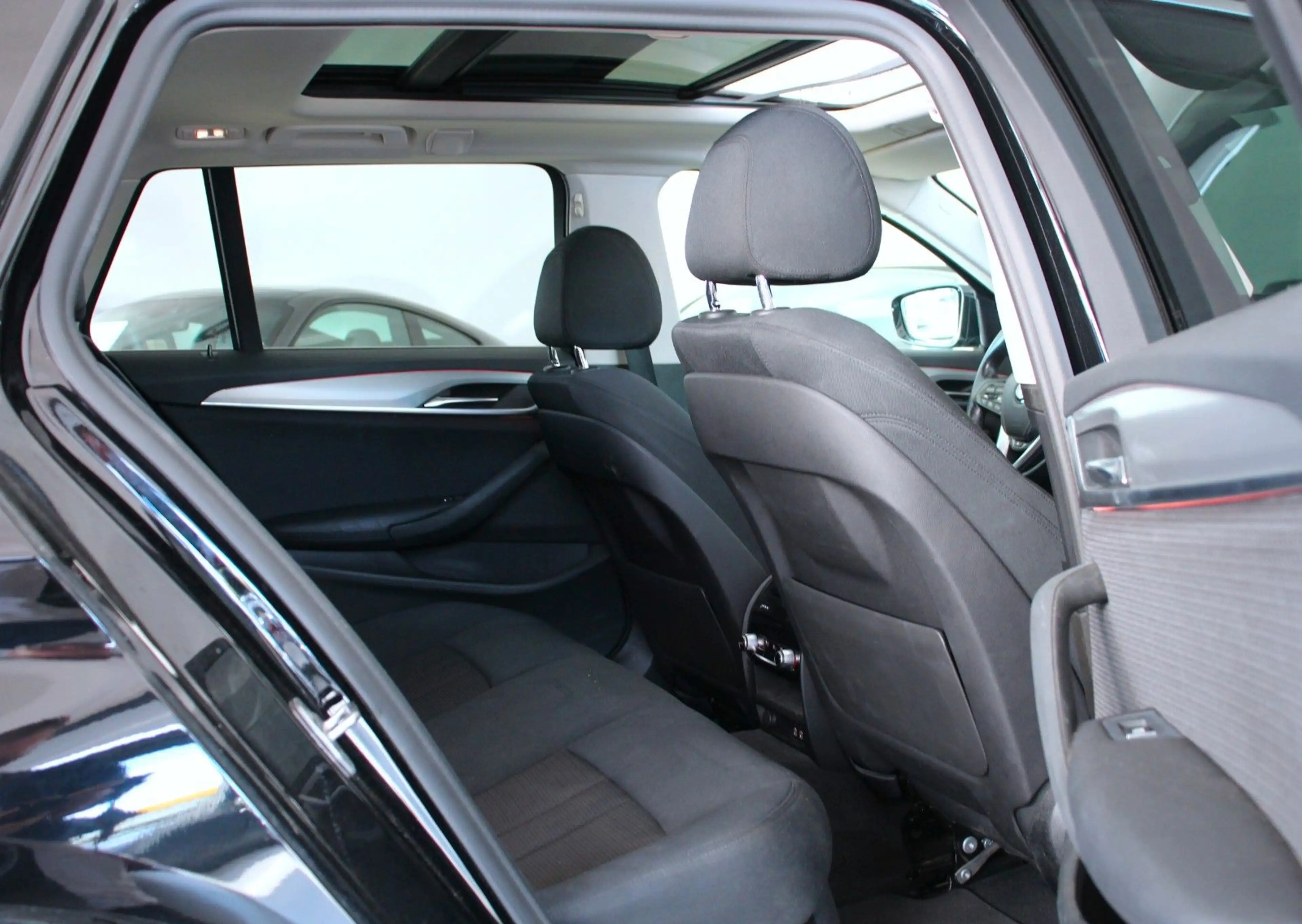 BMW 520 d xDrive (G31) *ACC*HUD*Panorama*LHZ*Sthz*LHZ — photo 11