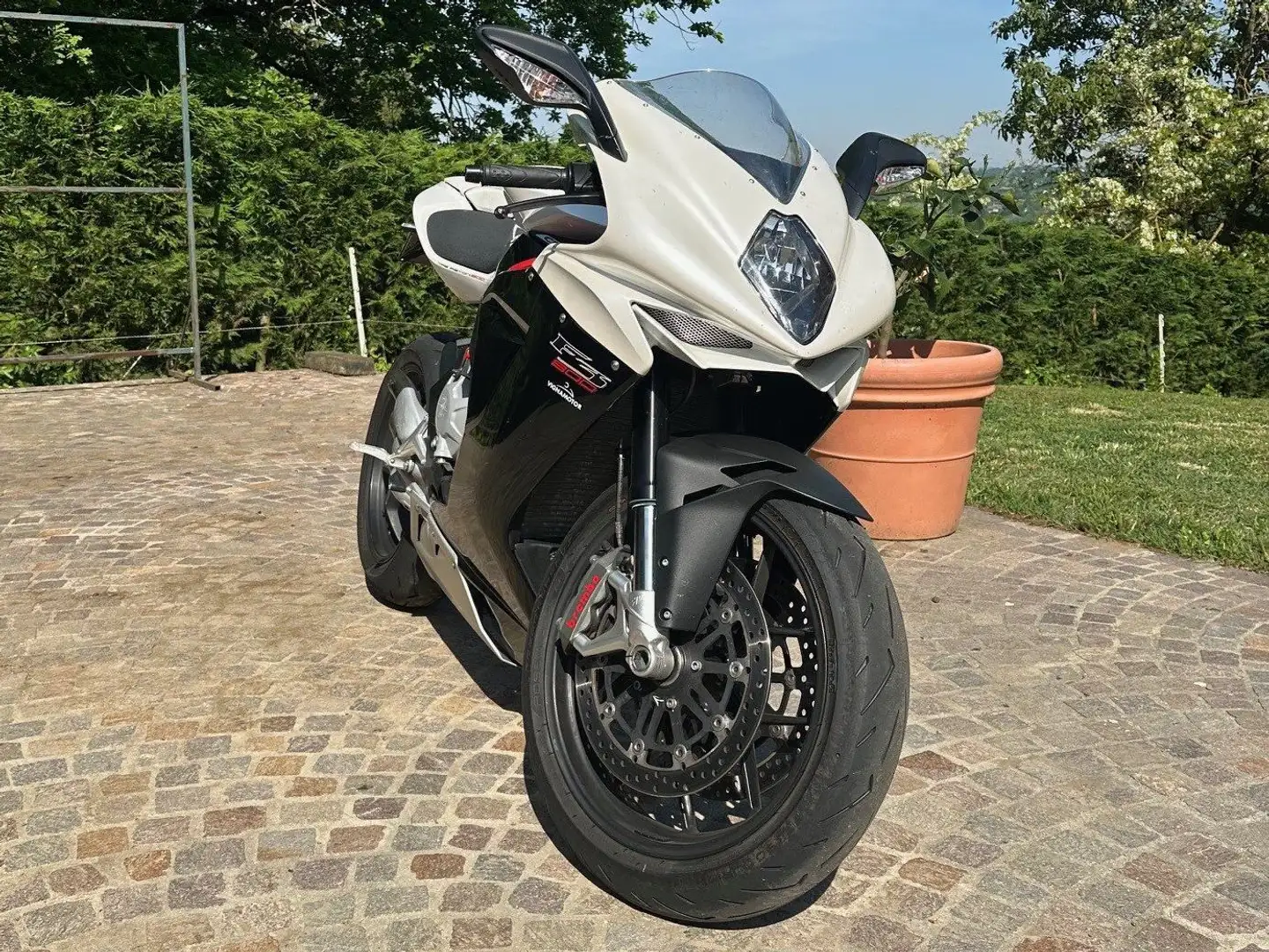 MV Agusta F3 MV Agusta F3 800 EAS - 1