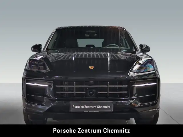 Porsche Cayenne view 4
