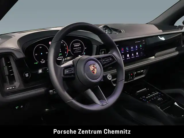 Porsche Cayenne view 11