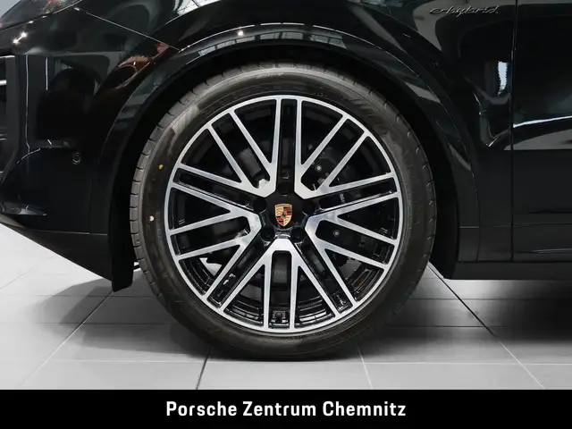 Porsche Cayenne view 6