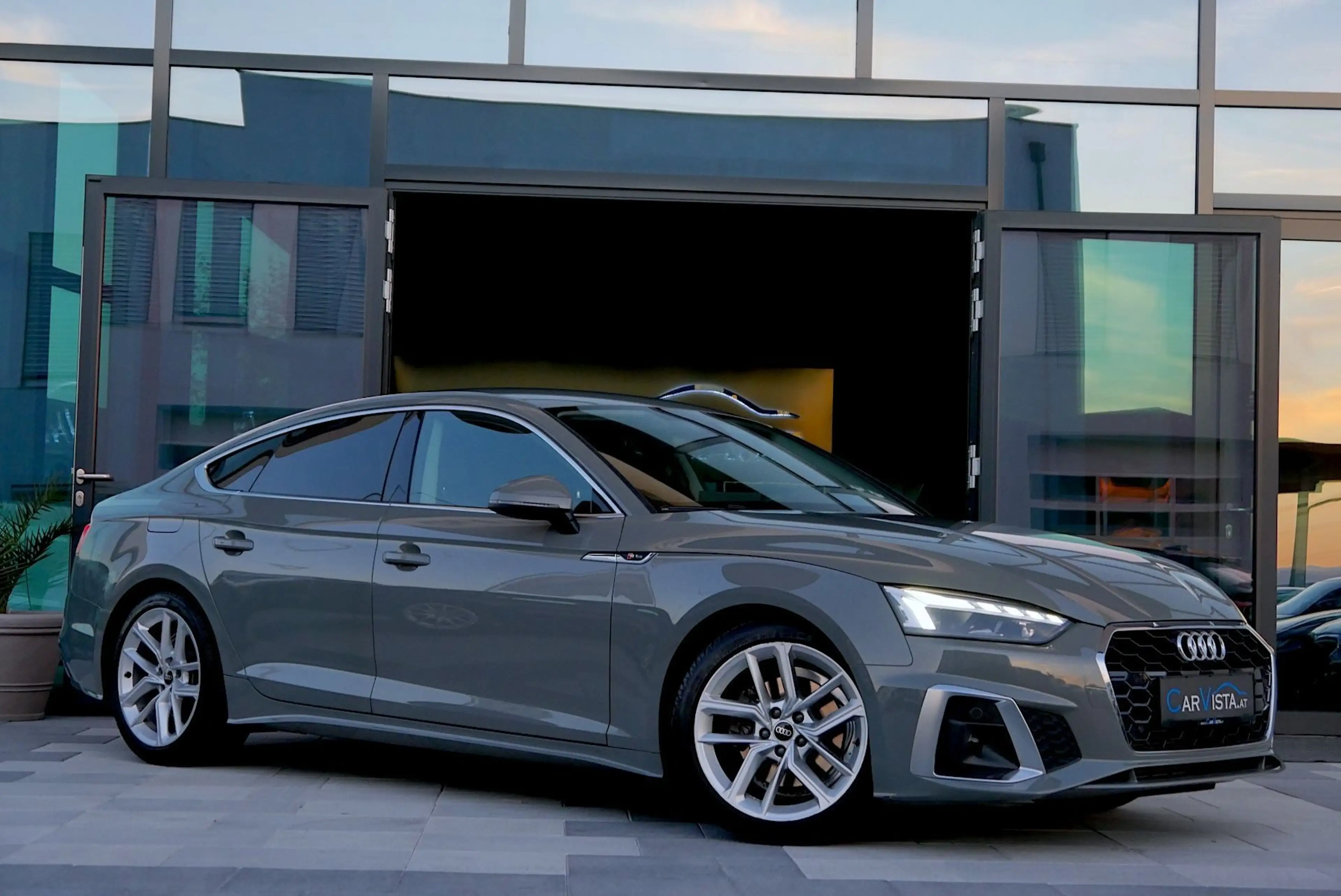 Audi A5 35 TFSI S line *Matrix LED & Assistenz-Paket Park — photo 3