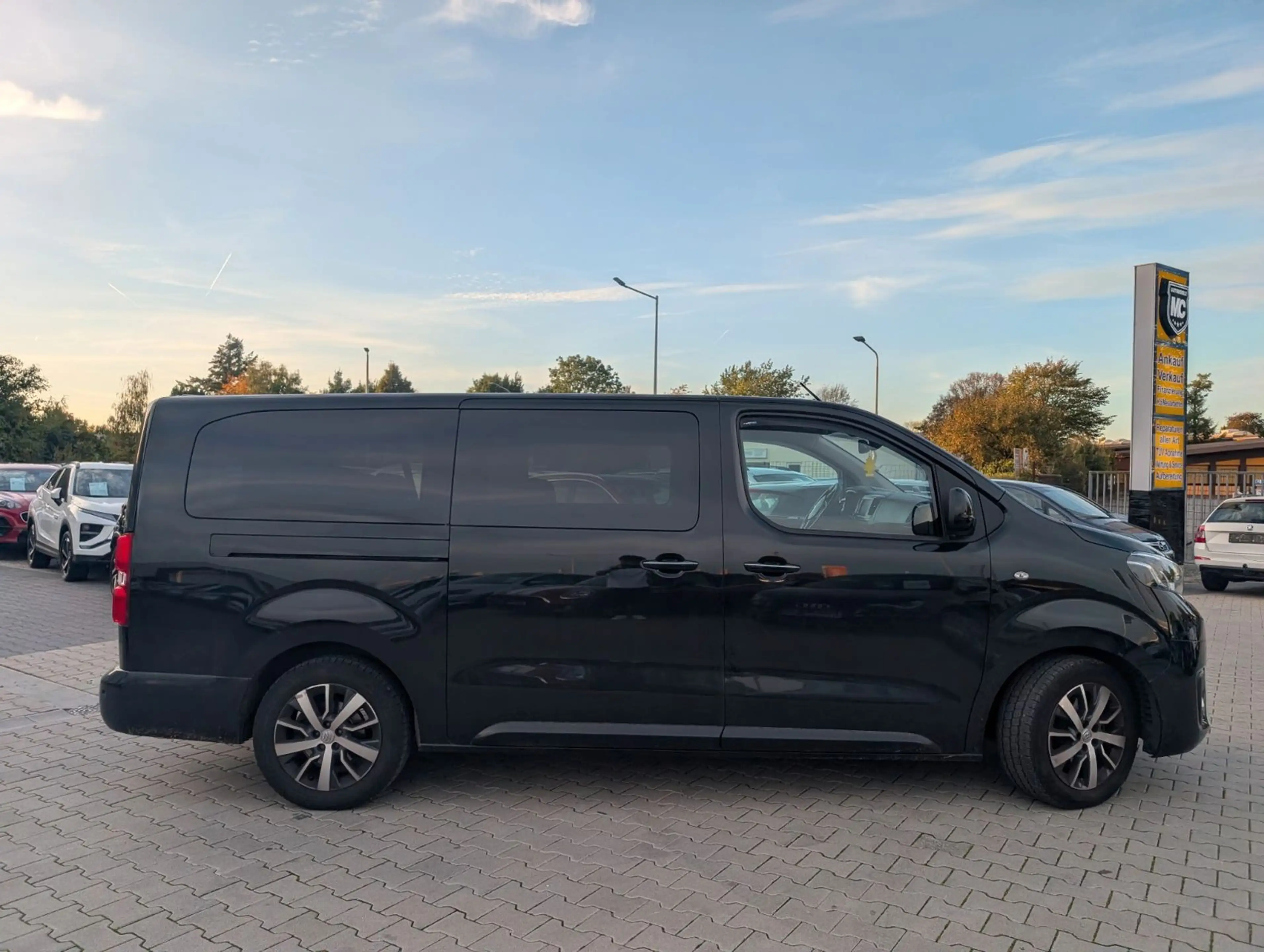 Toyota Proace Verso L2 Shuttle Comfort*8-SITZE*PDC*NAVI — photo 7