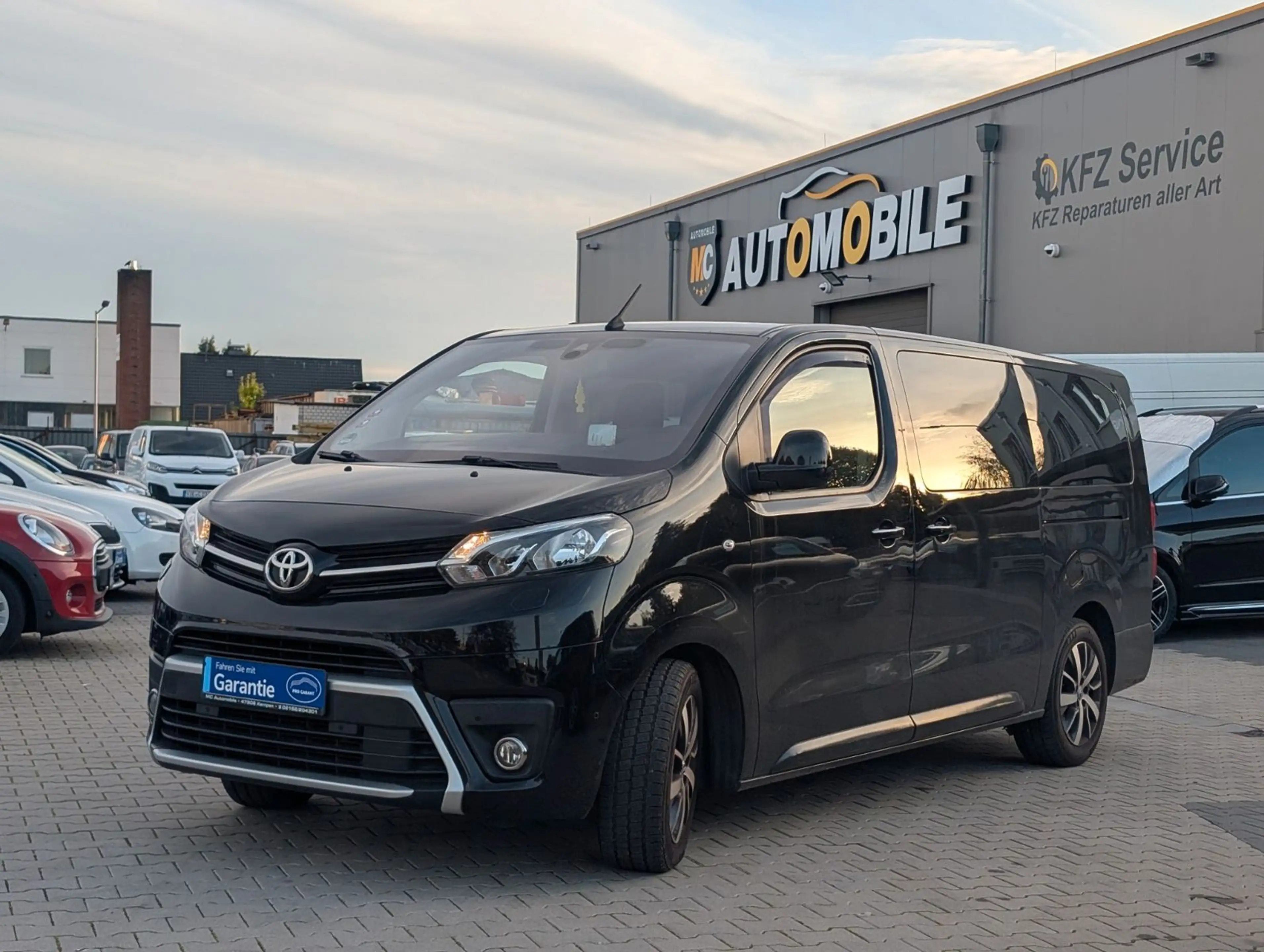 Toyota Proace Verso L2 Shuttle Comfort*8-SITZE*PDC*NAVI