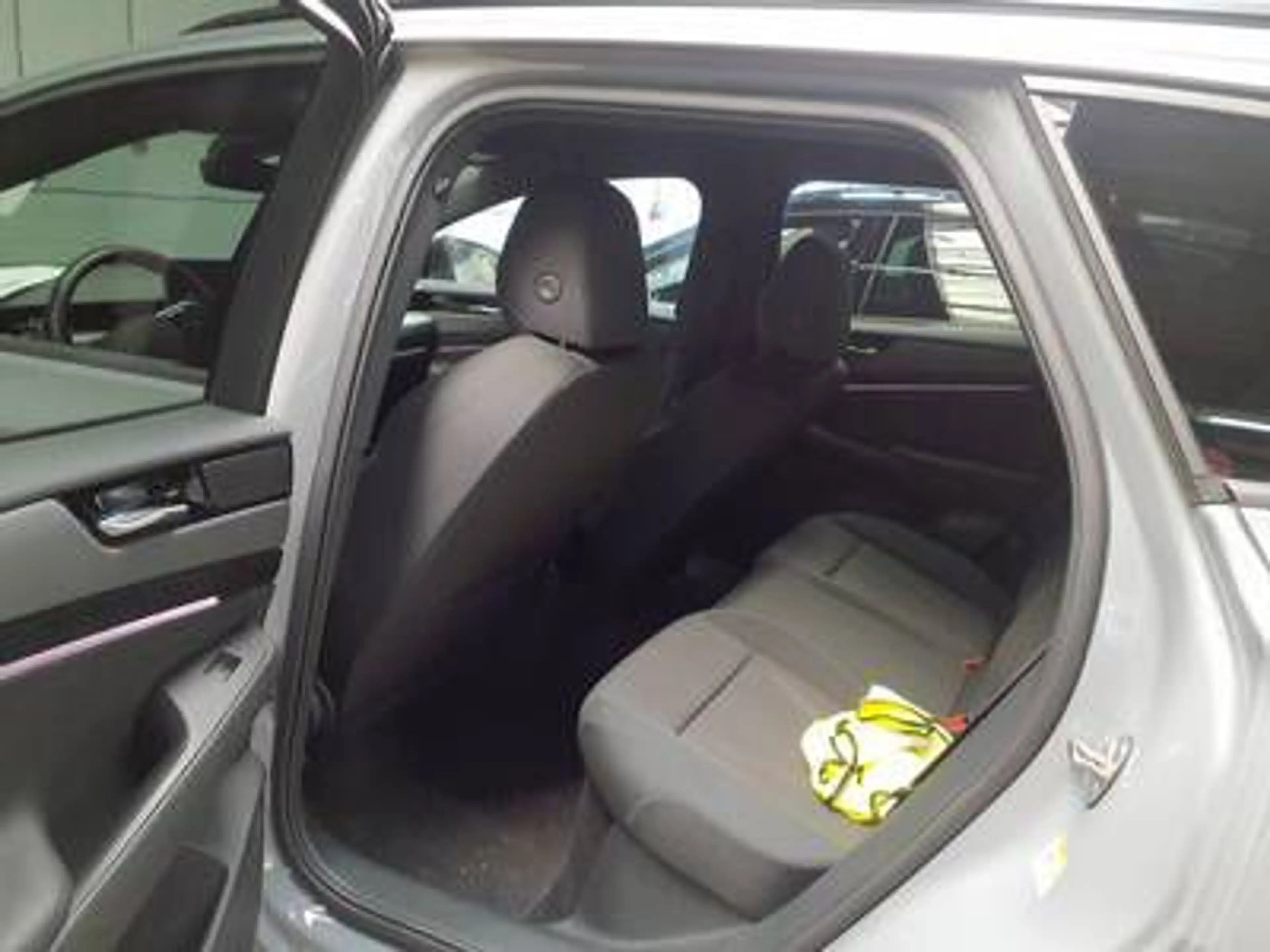 Volkswagen ID.7 Tourer Pro "2,49%" Wärmepumpe, AHK, 360°Kam., I... — photo 6