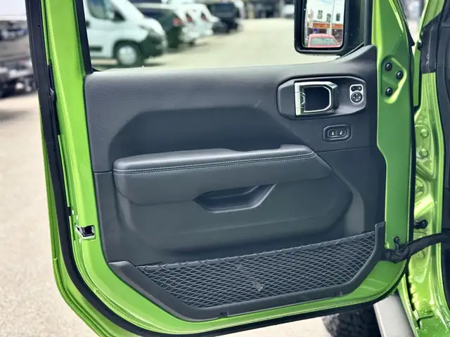 Jeep Wrangler view 13