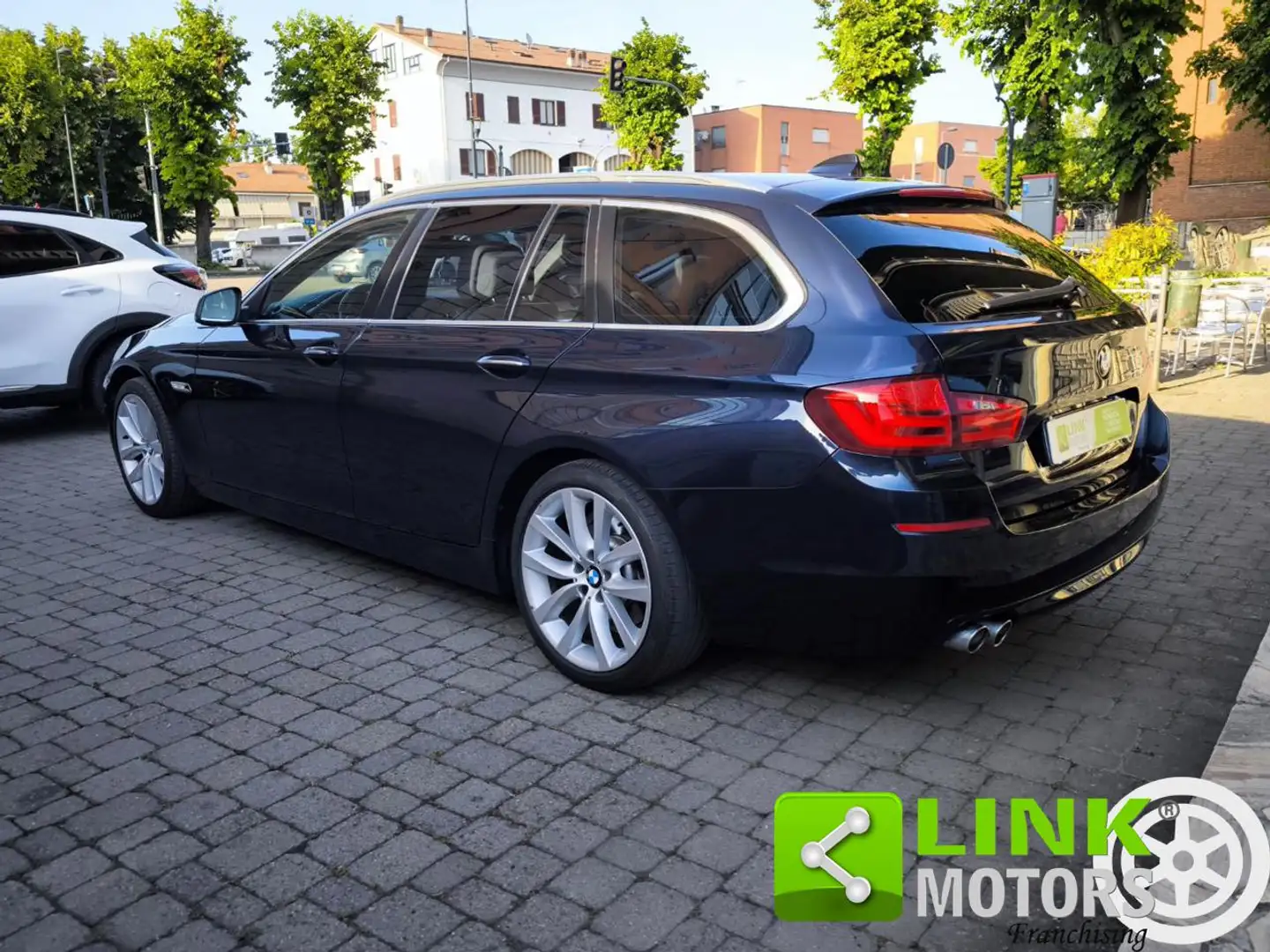 BMW 520 d Touring Luxury Blu/Azzurro - 2