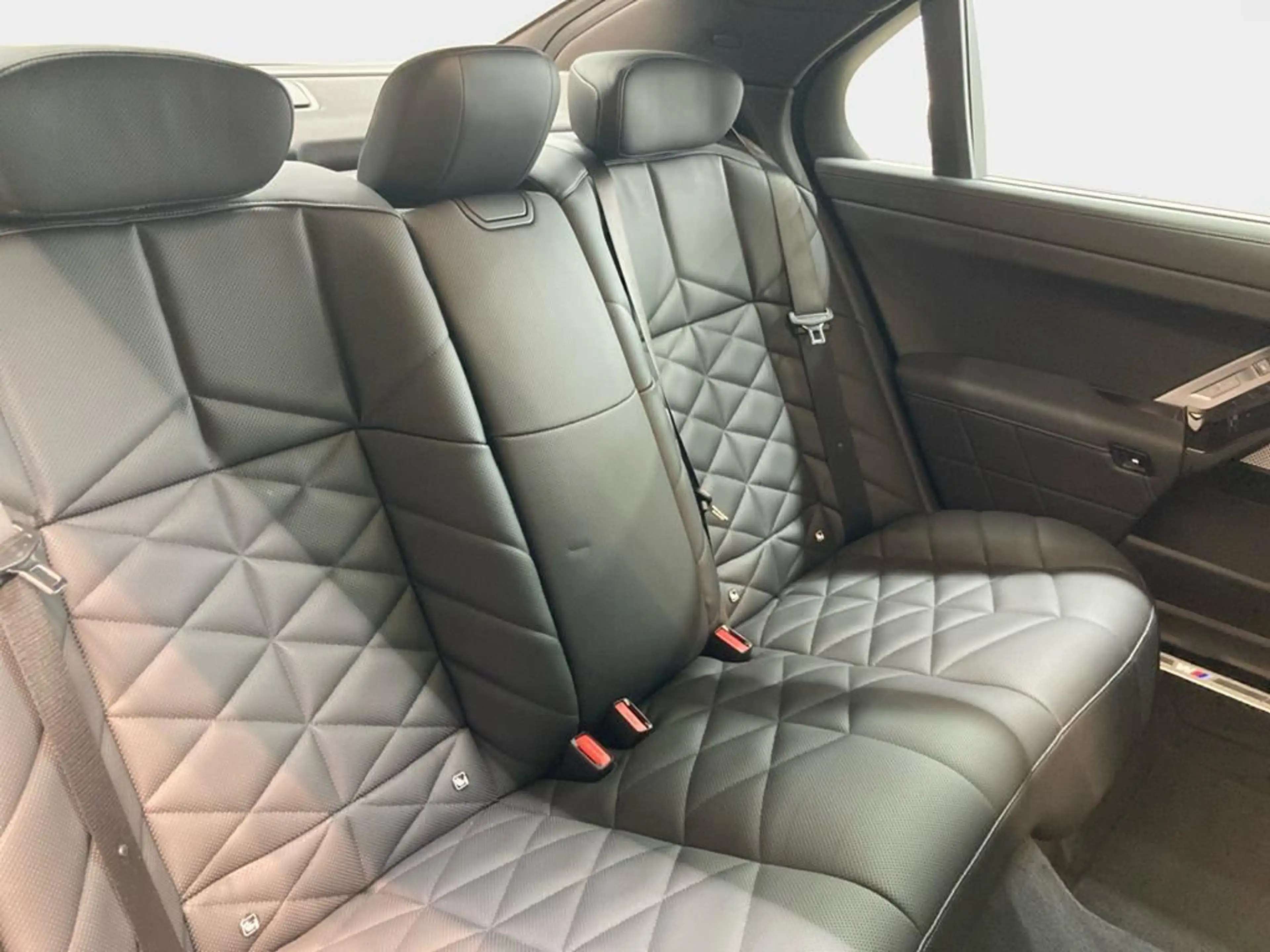 BMW i7 M Sport Pro — photo 15