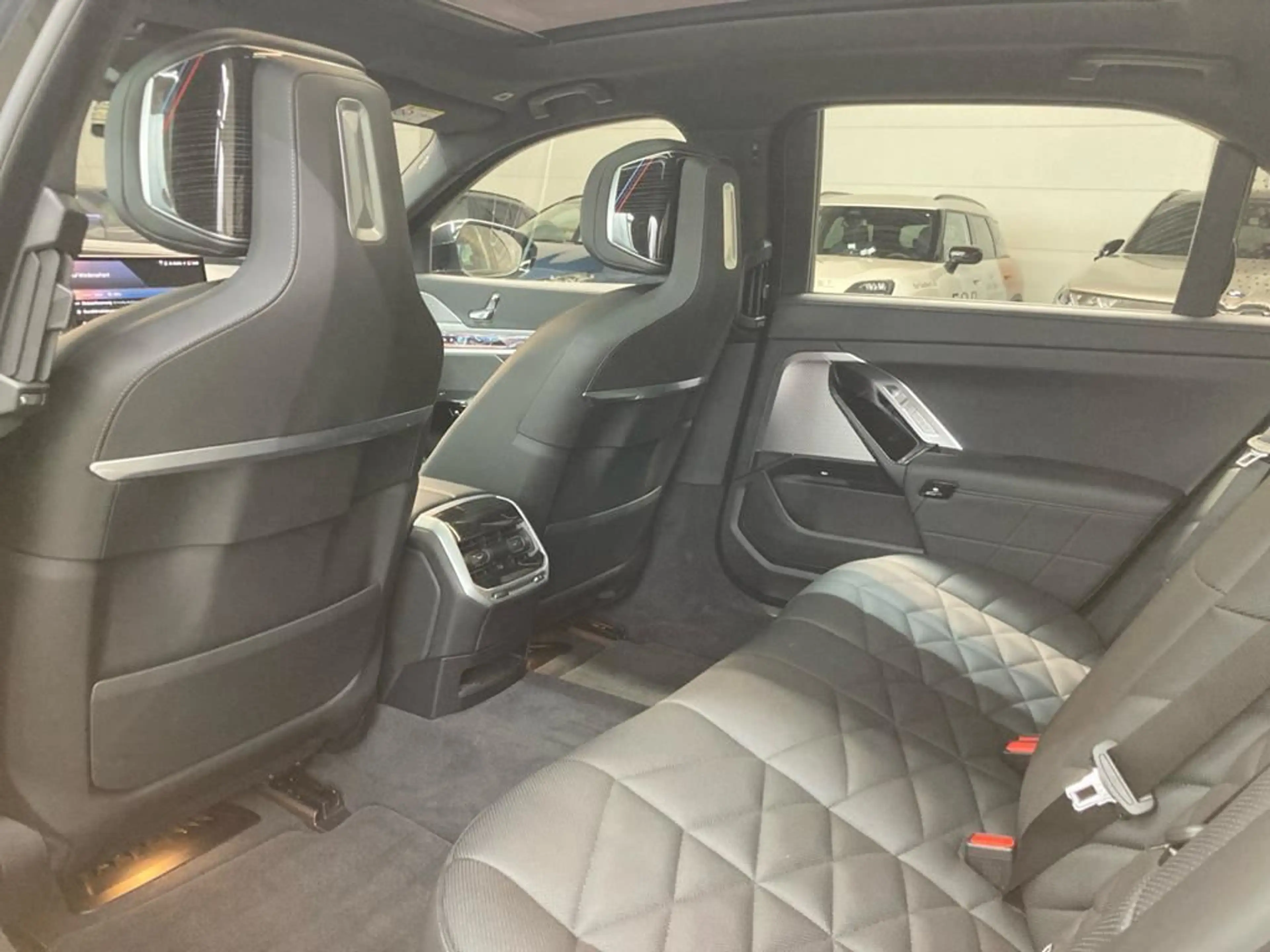 BMW i7 M Sport Pro — photo 7
