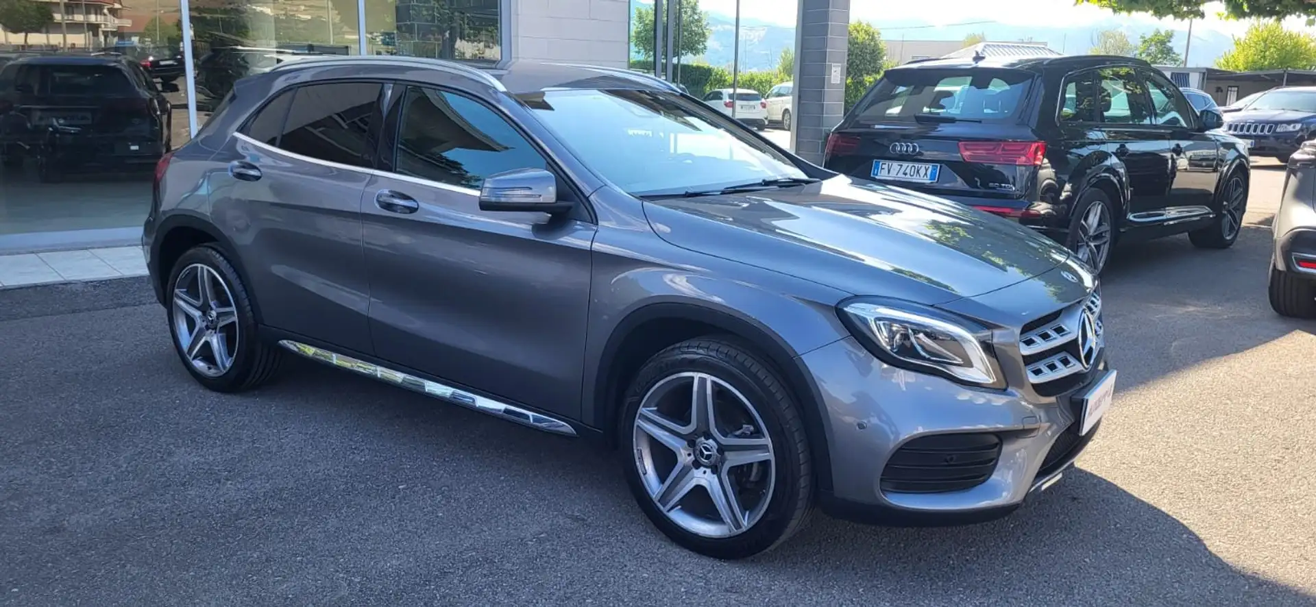 Mercedes-Benz GLA 200 GLA 200d Premium 4matic auto 136cv Gris - 1