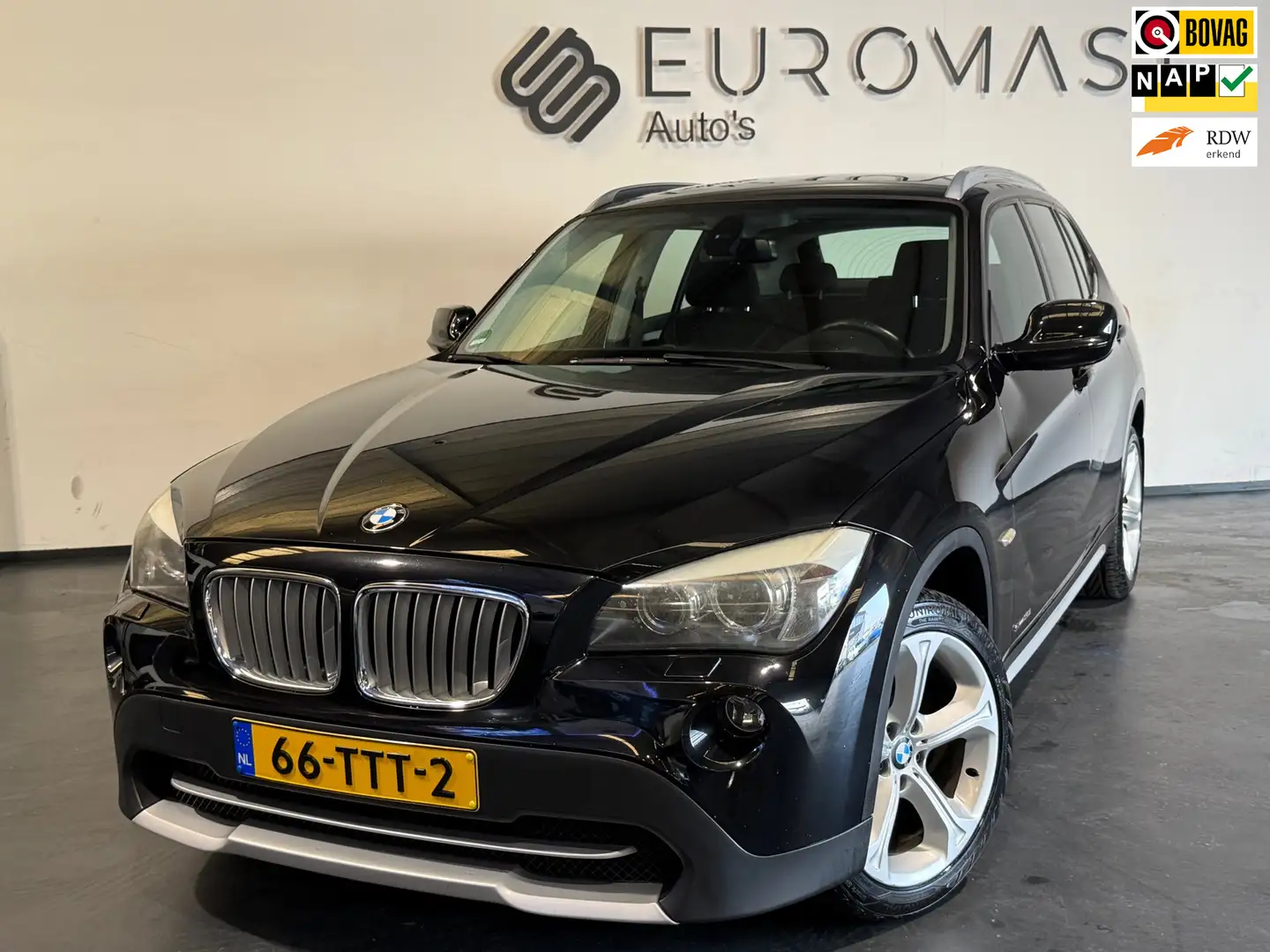 BMW X1 SDrive20i Business Automaat Panoramadak Navi Cruis Schwarz - 1