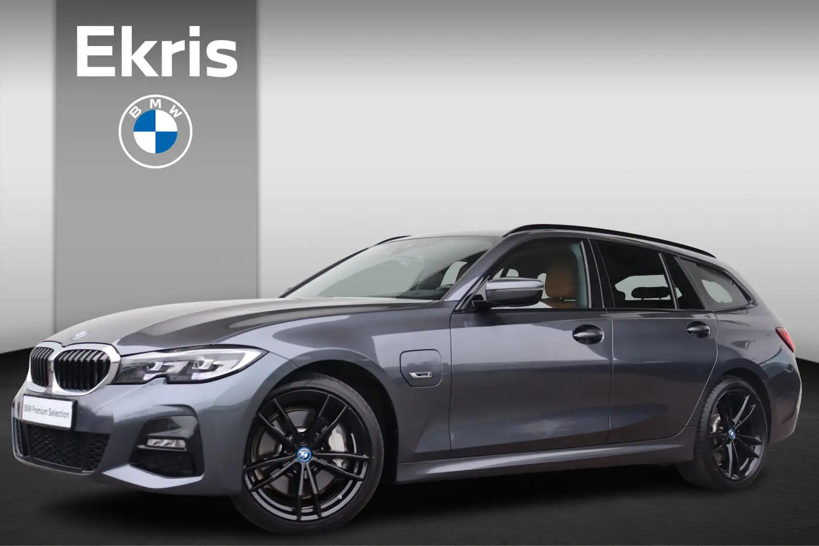 BMW 330 3-serie Touring 330e xDrive M Sport/ Elektrische T Grijs - 1