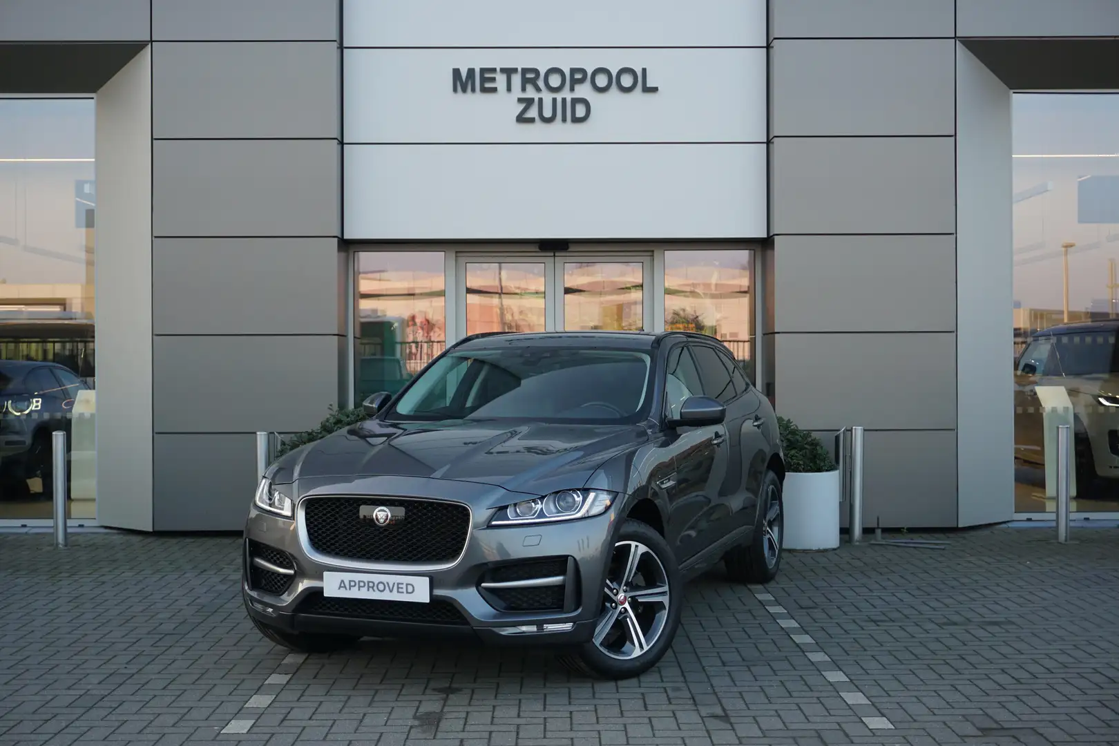 Jaguar F-Pace R-Sport Gris - 1