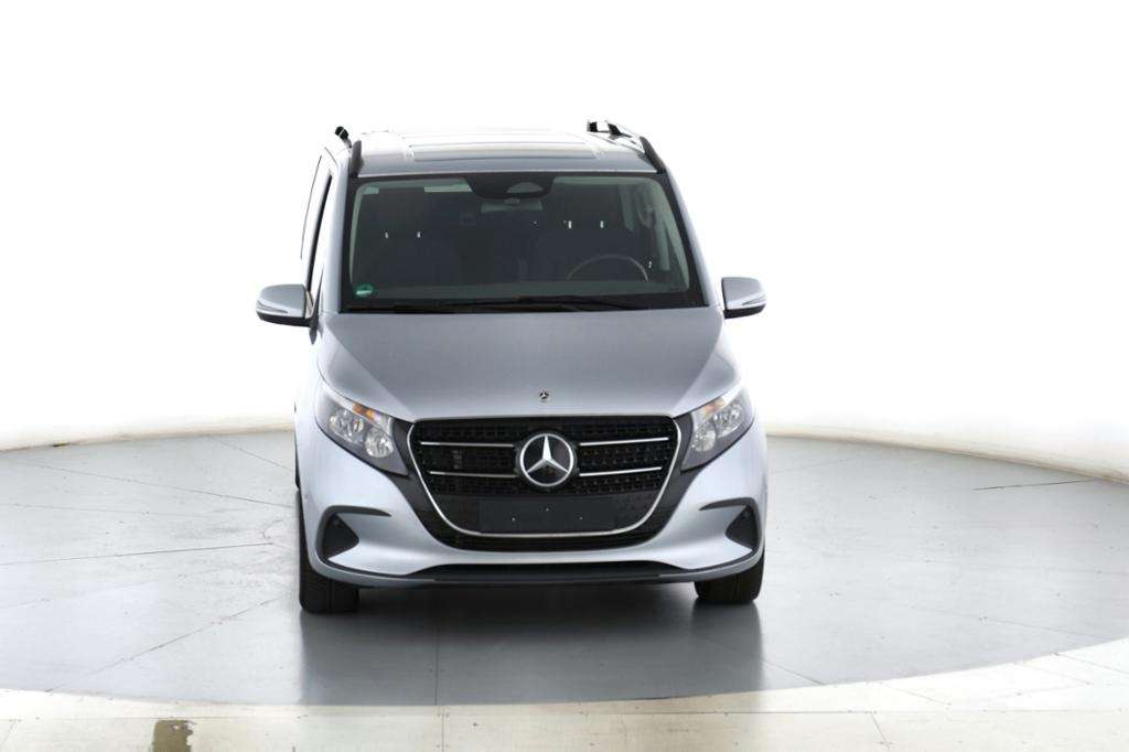 Mercedes-Benz V 220