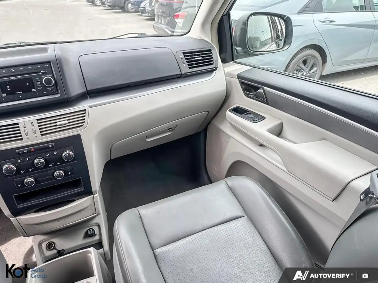 Volkswagen Routan снимка Volkswagen Routan