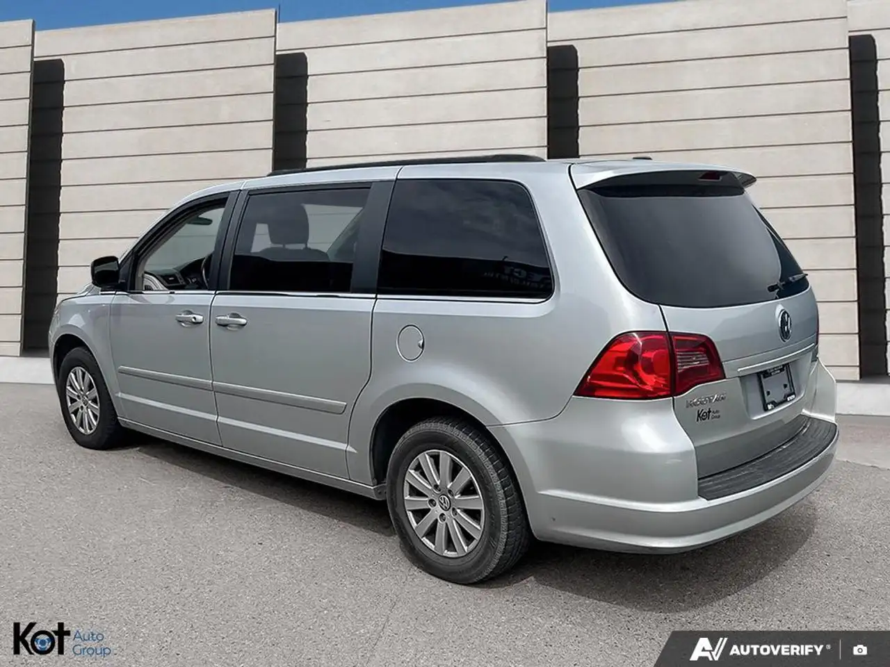 Volkswagen Routan снимка Volkswagen Routan