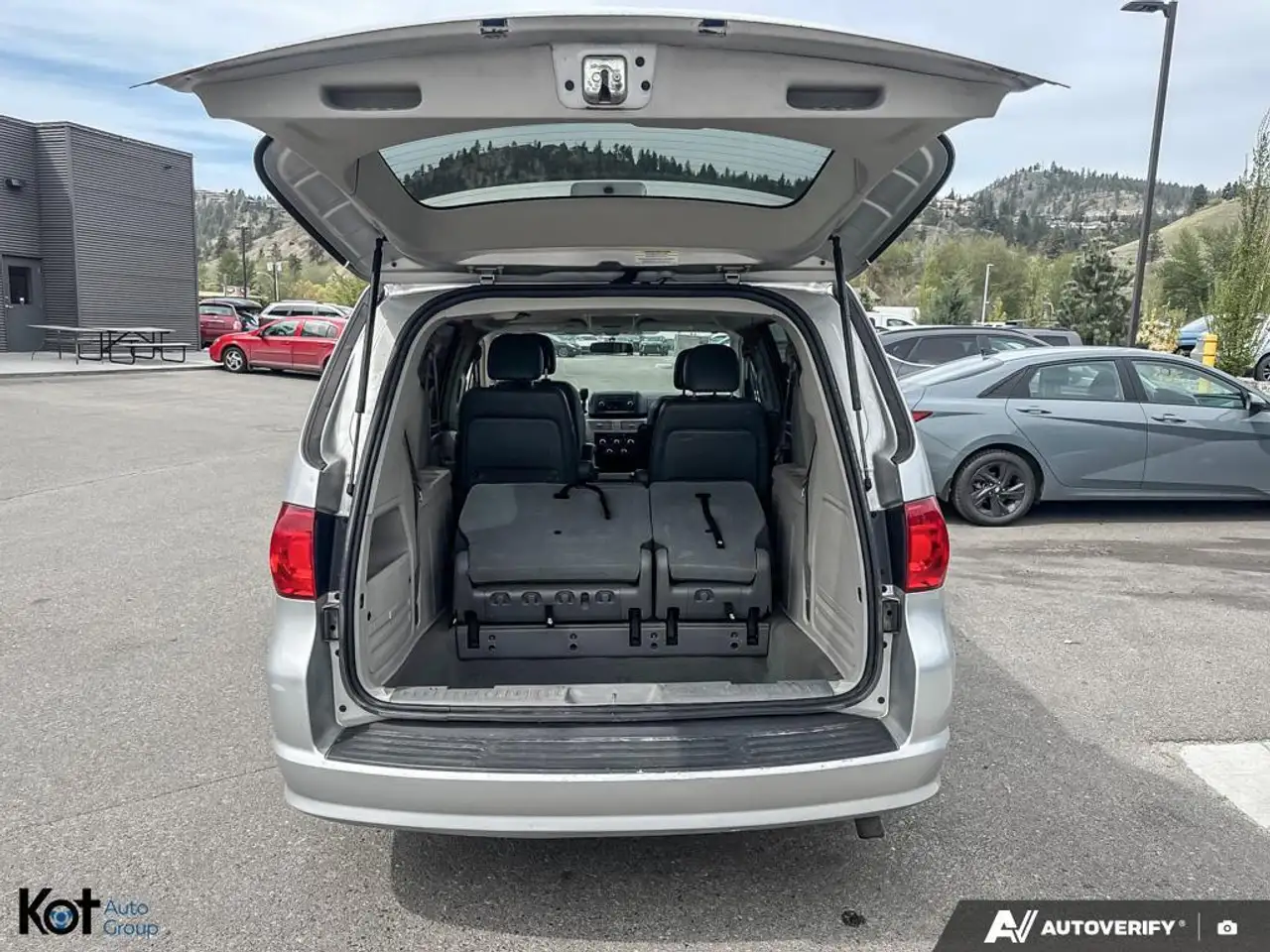 Volkswagen Routan снимка Volkswagen Routan