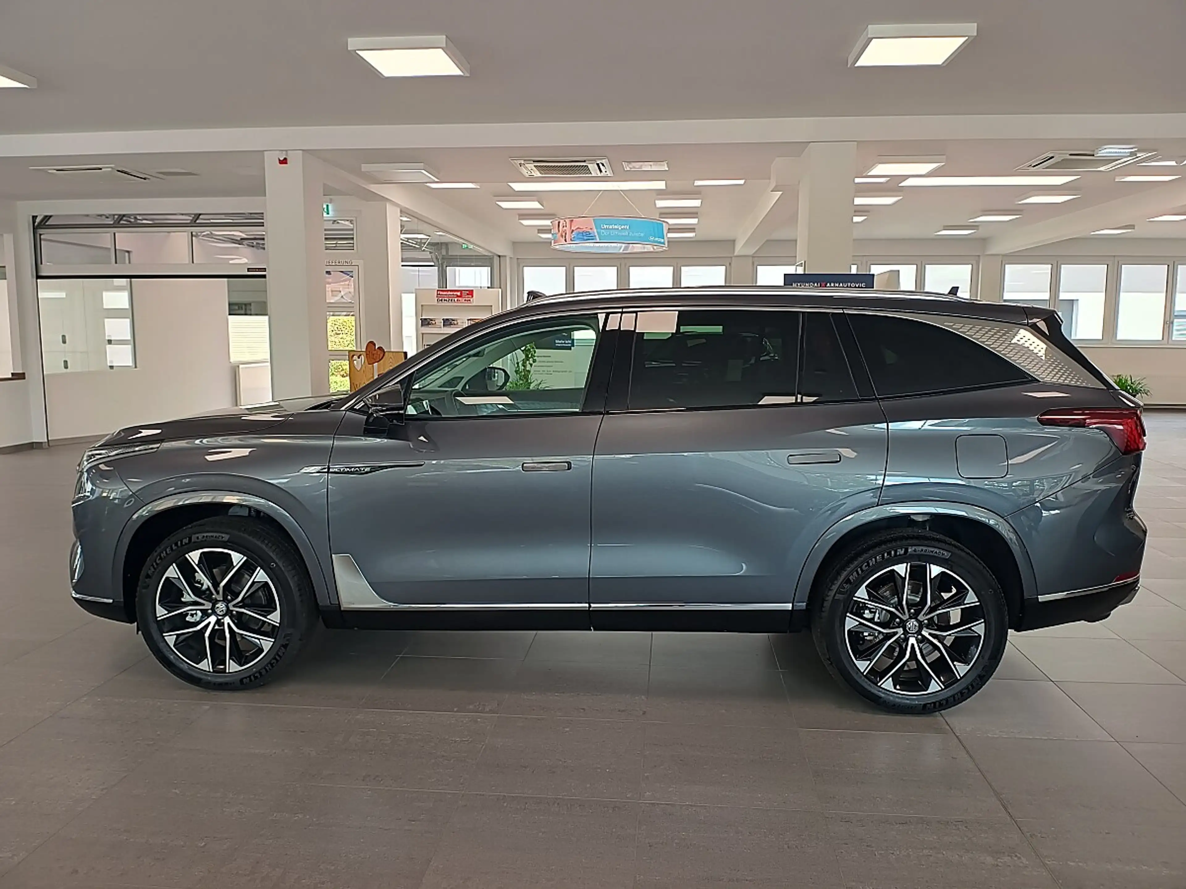 MG MGS9 1,5 PHEV Luxury *Pano*LED*BOSE* — photo 3