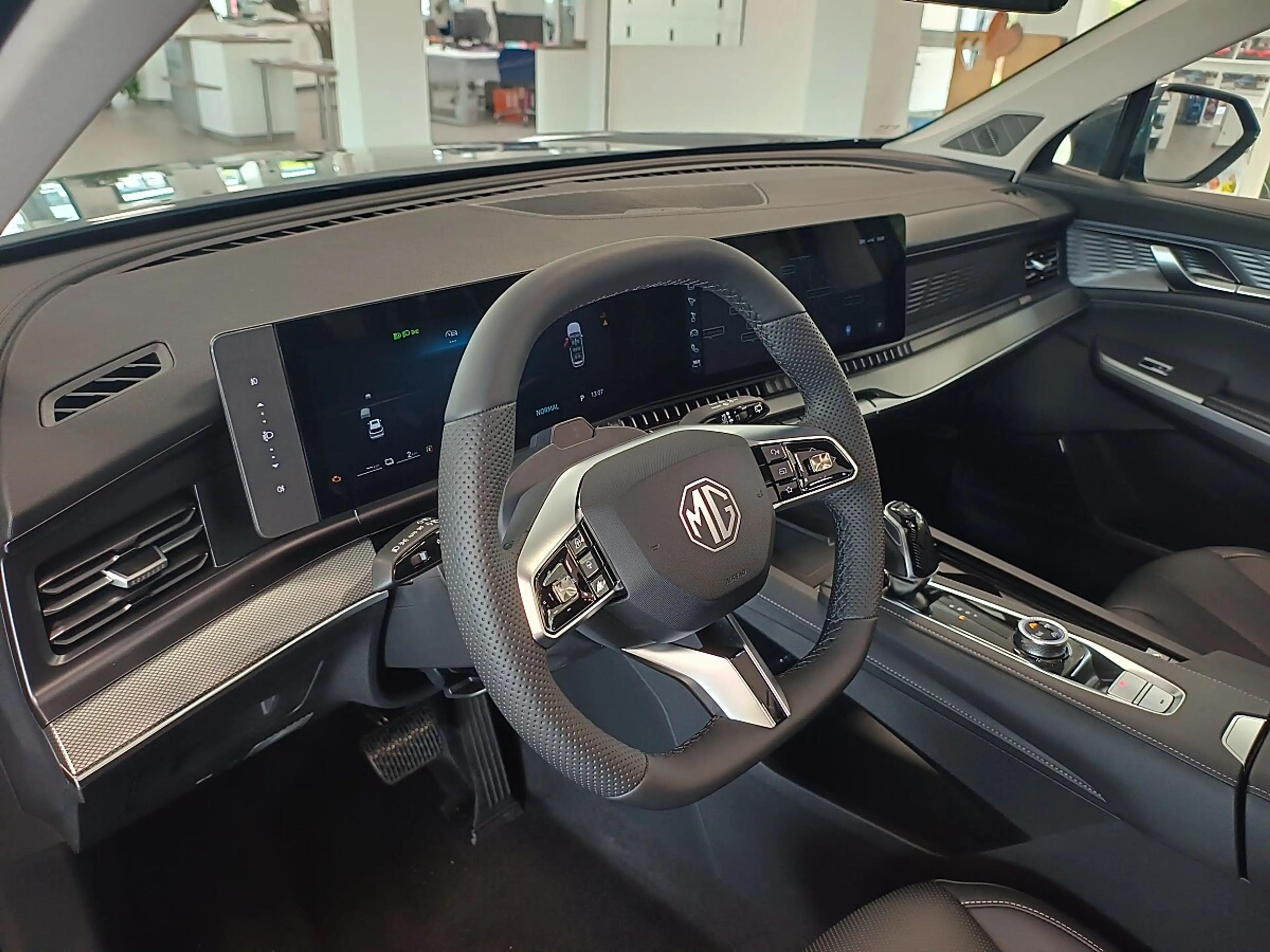 MG MGS9 1,5 PHEV Luxury *Pano*LED*BOSE* — photo 8