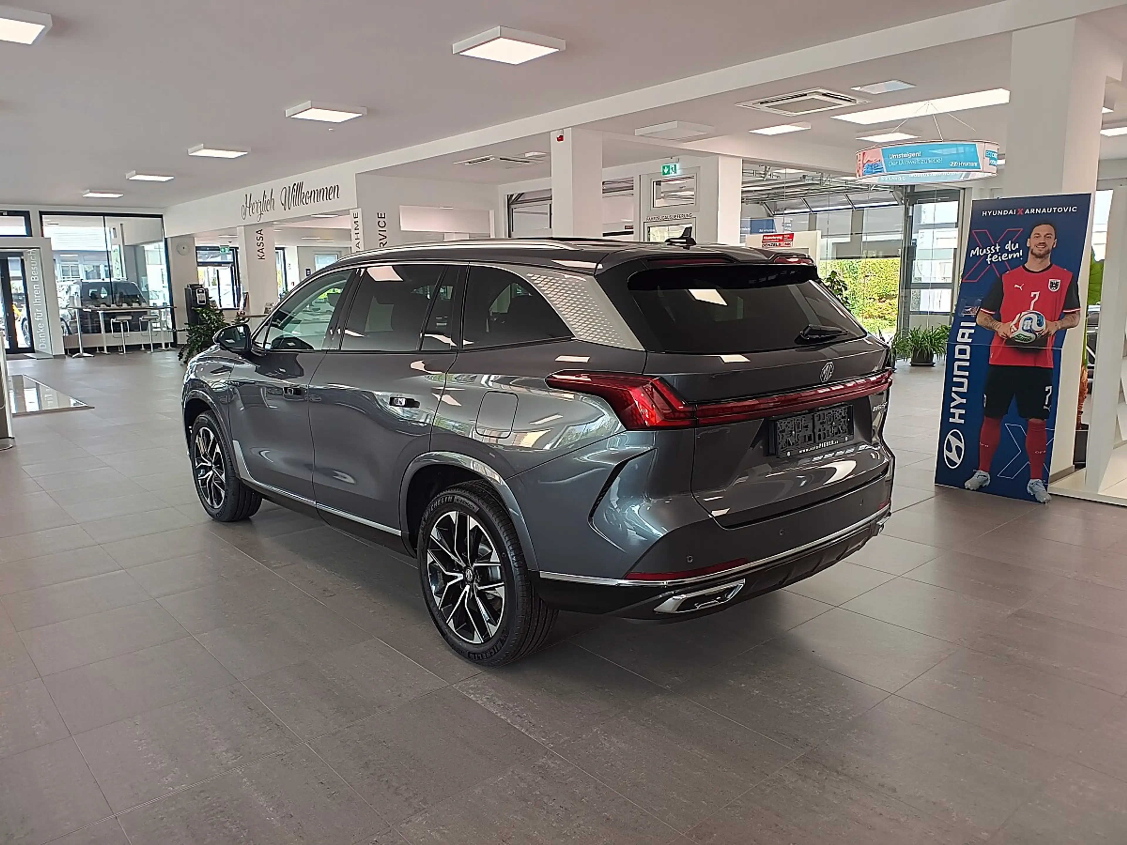 MG MGS9 1,5 PHEV Luxury *Pano*LED*BOSE* — photo 4