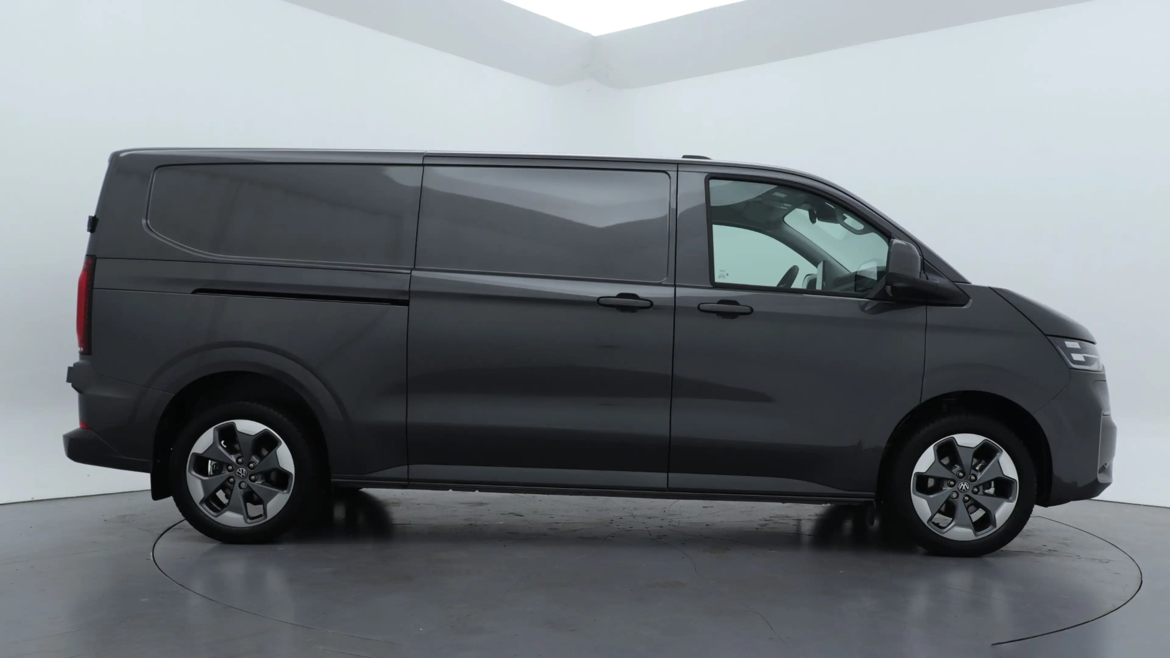 Volkswagen Transporter e-Transporter L2H1 64kWh 218pk RWD Bulli / Demonst — photo 7