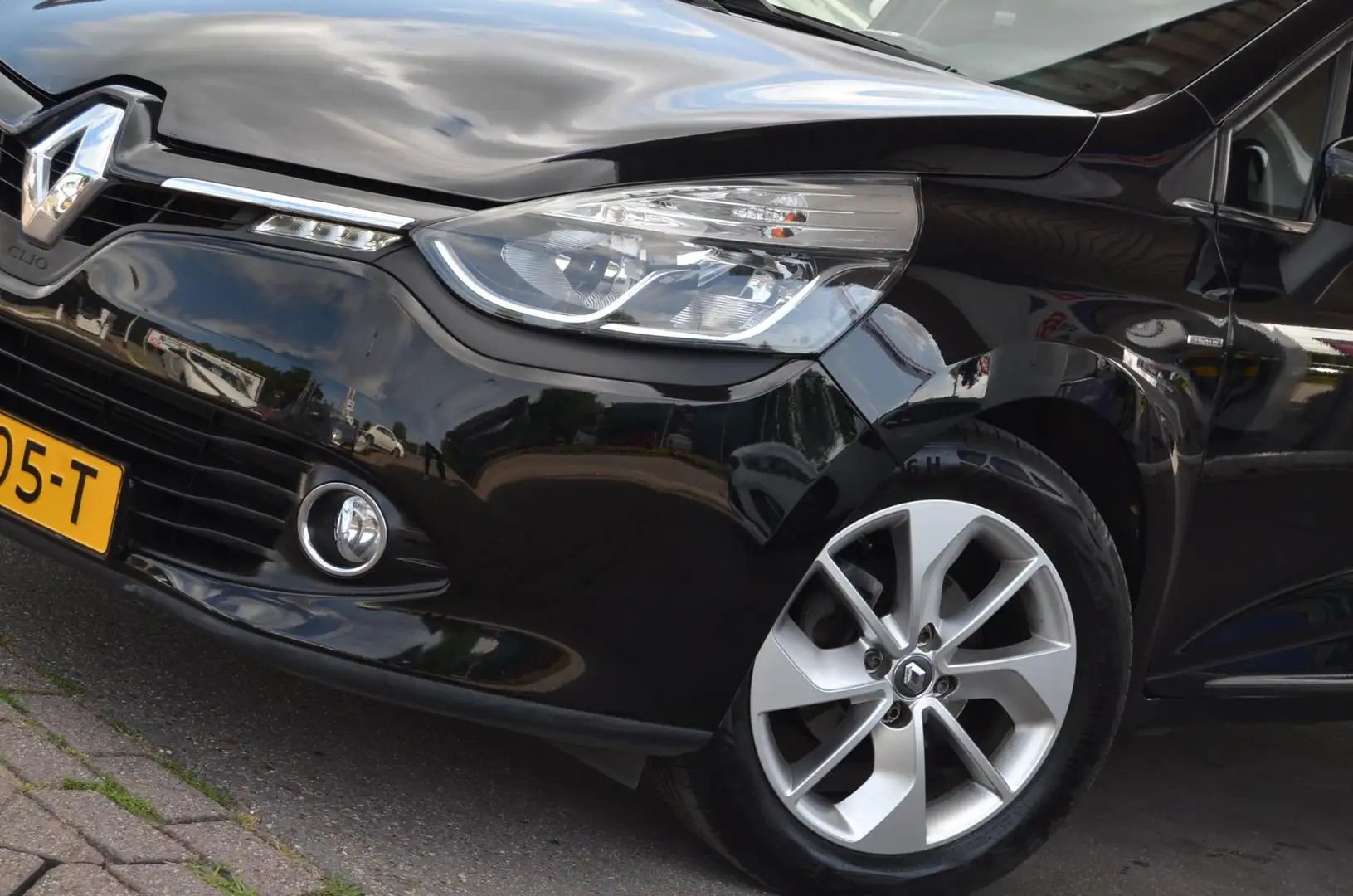 Renault Clio Estate 0.9 TCe LimitedNAVI|ANDROID|PARKSENS|CRUISE Zwart - 2