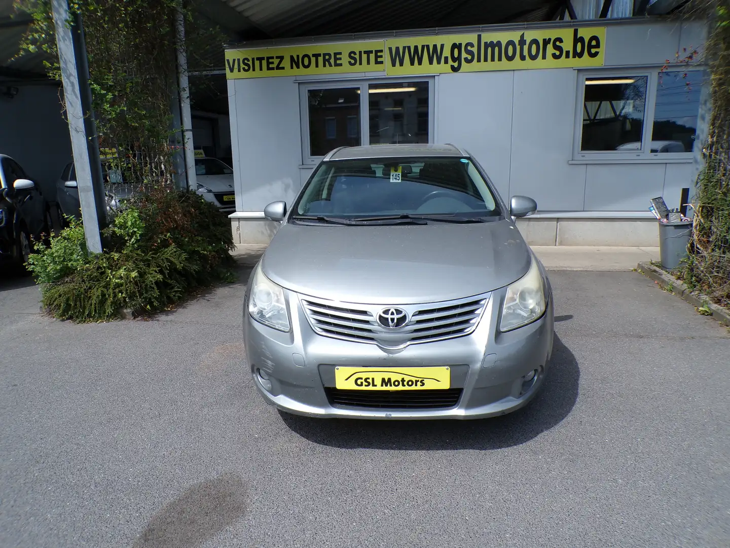 Toyota Avensis 2.0 D4-D break 126cv Gris 08/09 2500 € marchand Gris - 2