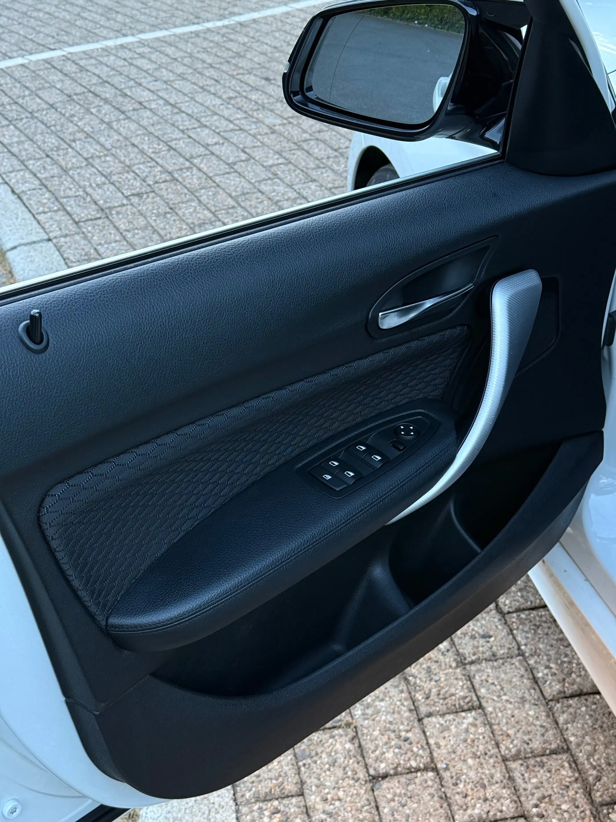 BMW 120 120 d M Sport — photo 9