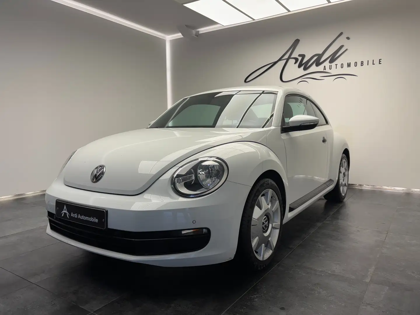 Volkswagen Beetle 1.6 TDi *CAPTEUR*BLUETOOTH*1ER PROPRIO*GARANTIE* Blanc - 1