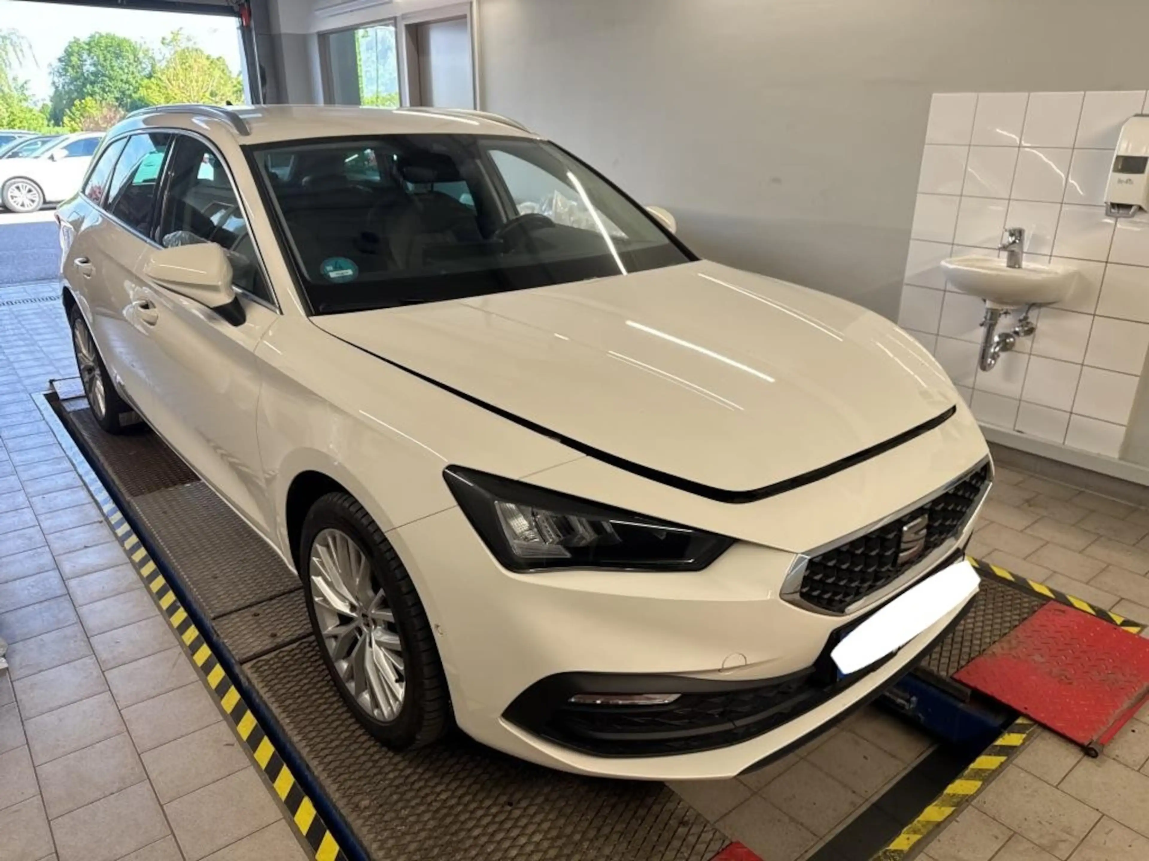 SEAT Leon 2.0 TDI DSG Xcellence *NAVI*ACC*AHK*KESSY* — photo 2