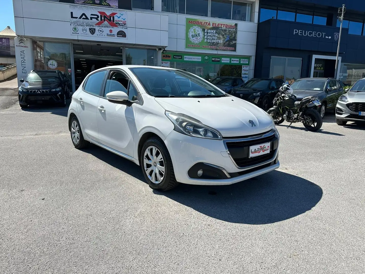 Peugeot 208 208 I 2015 5p 1.0 puretech Active 68cv G.P.L. Blanc - 1