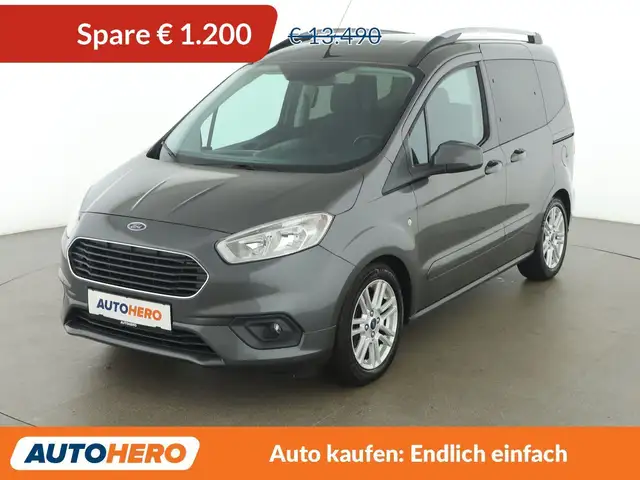 Ford Tourneo Courier 1.5 TDCi Titanium